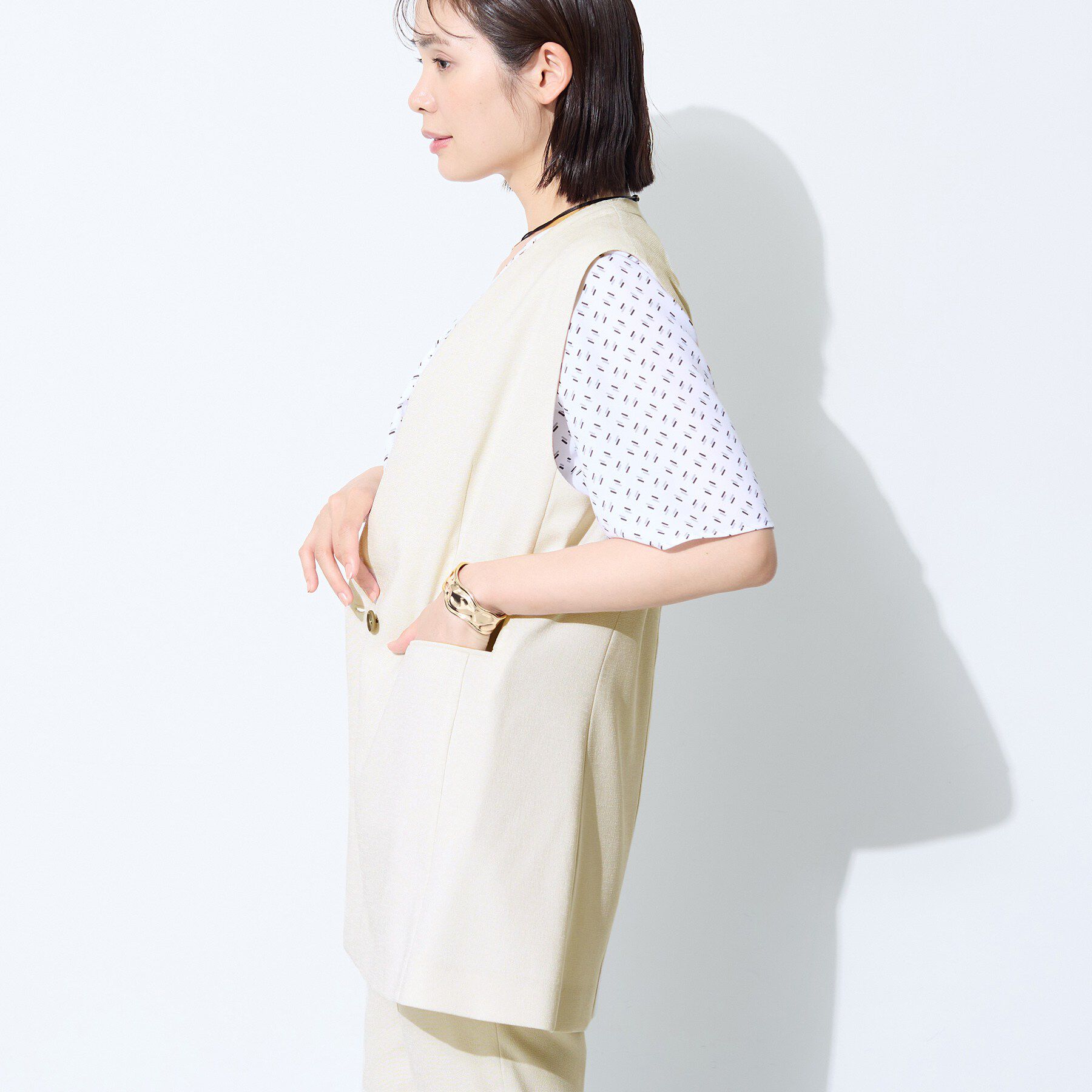 INDIVI「【SETUP可能／快適／シワになりにくい】リネンライクジレ」|ベスト・ジレ|