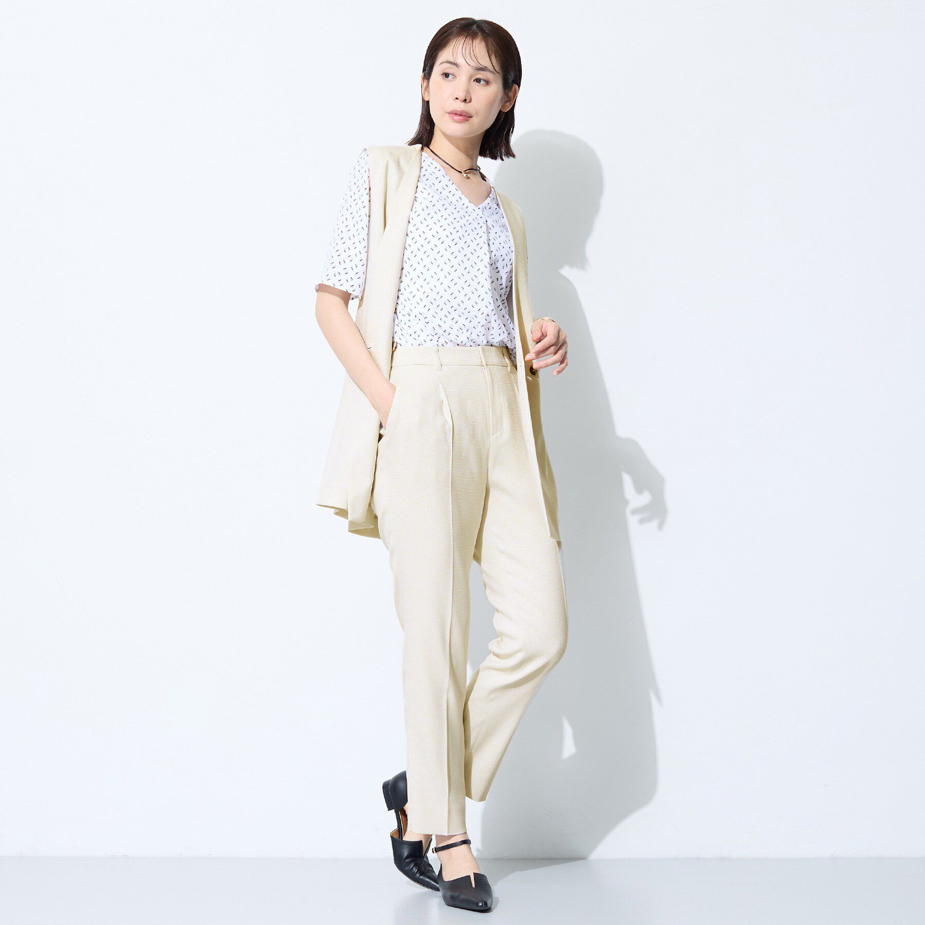 INDIVI「【SETUP可能／快適／シワになりにくい】リネンライクジレ」|ベスト・ジレ|