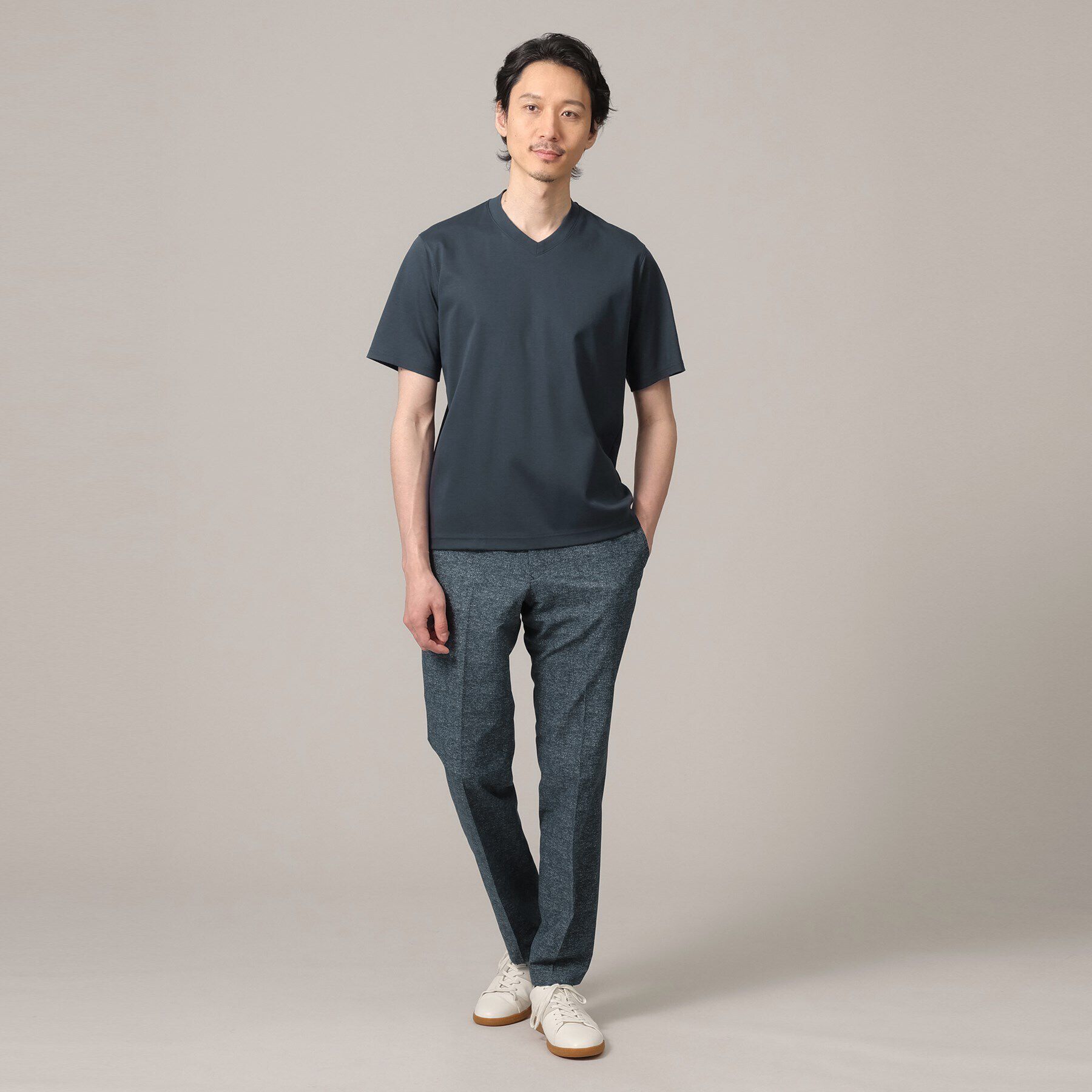TAKEO KIKUCHI「【抗菌防臭】ジャケットインナー 半袖 Vカットソー」|Tシャツ・カットソー|