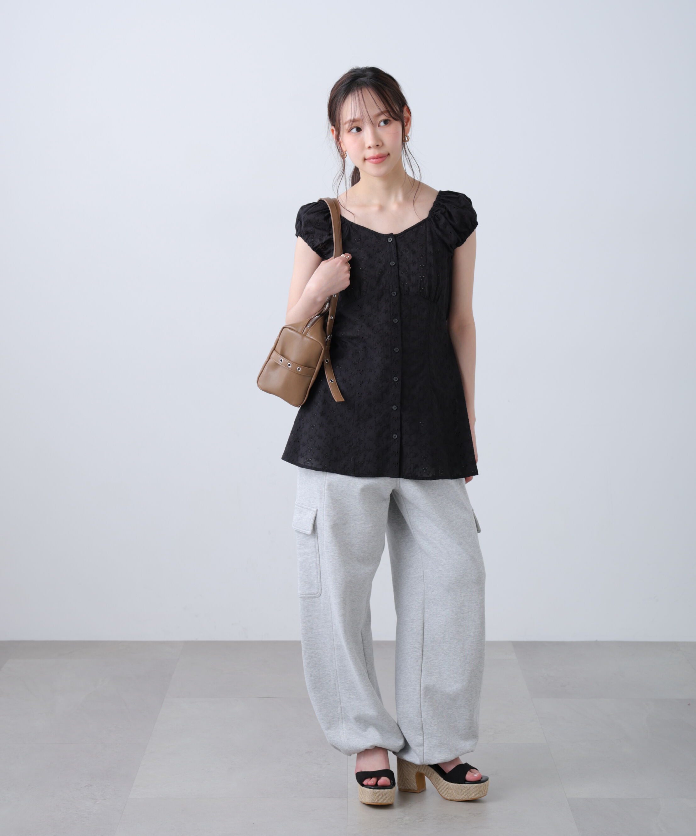  「バックリボン前開きパフスリーブレースチュニックブラウス」|Tシャツ・カットソー|
