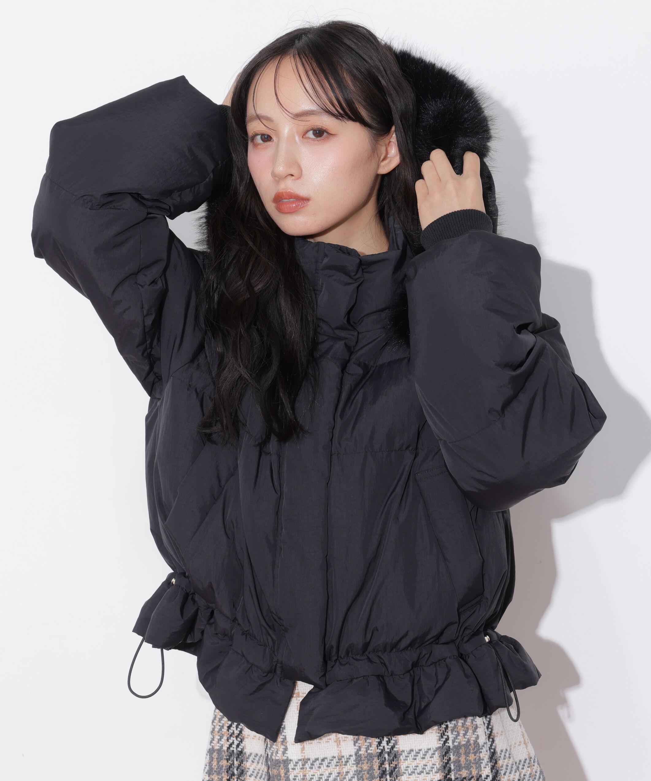  「フェイクファー付きペプラムショートダウン 26AW」|その他|ブラック