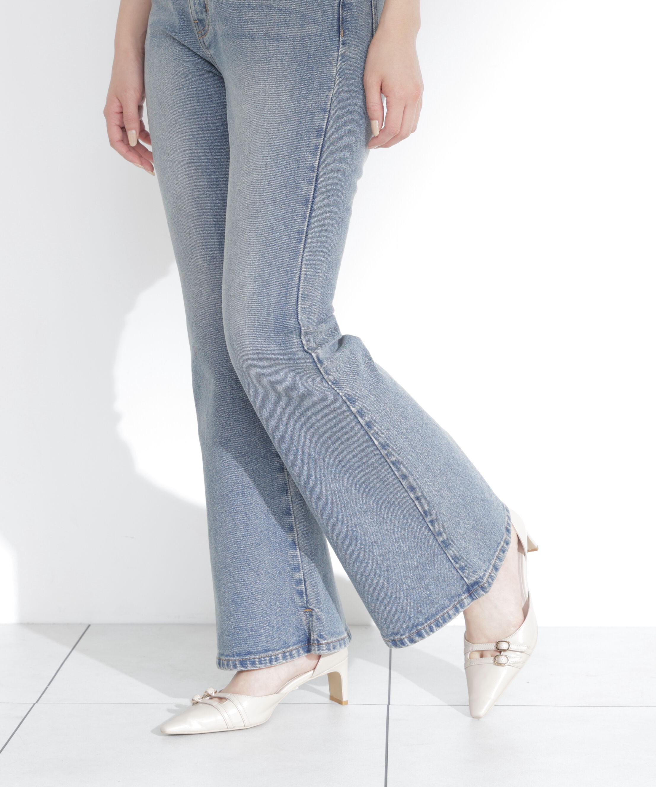  「＜a/mie＞フレアーデニムパンツ 26AW」|その他|