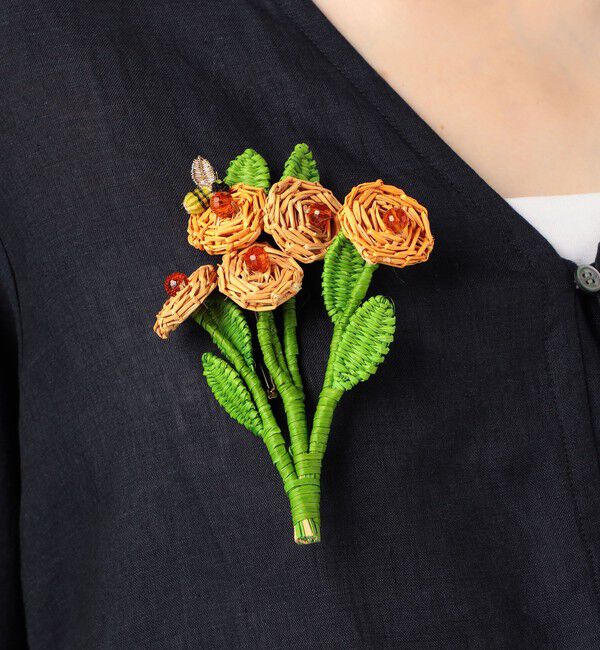 TOMORROWLAND GOODS「Mercedes Salazar Roses&Bee ブローチ」|ブローチ・コサージュ|