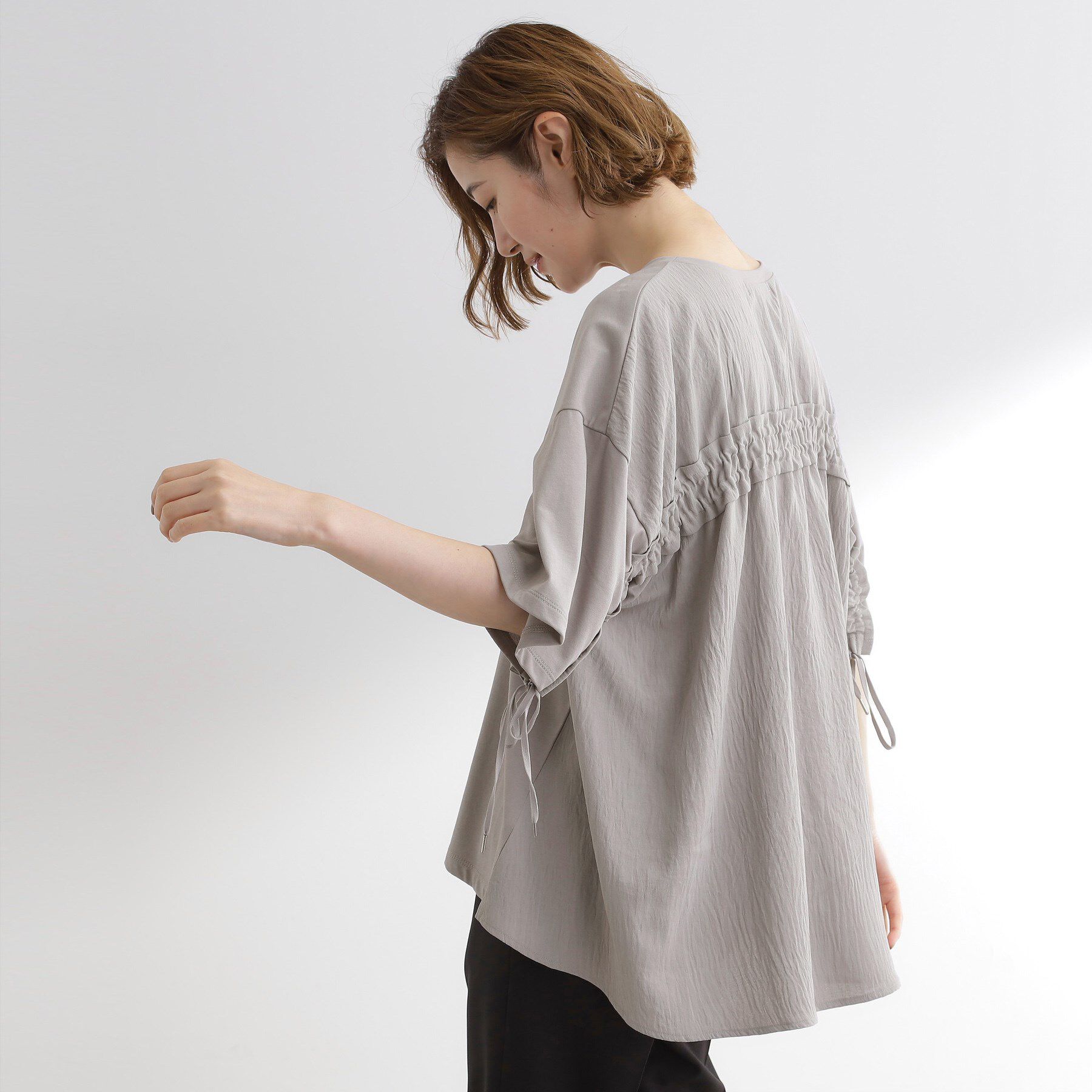 grove「後ろ姿で魅せる　バックドロストシャーリングTシャツ」|Tシャツ・カットソー|