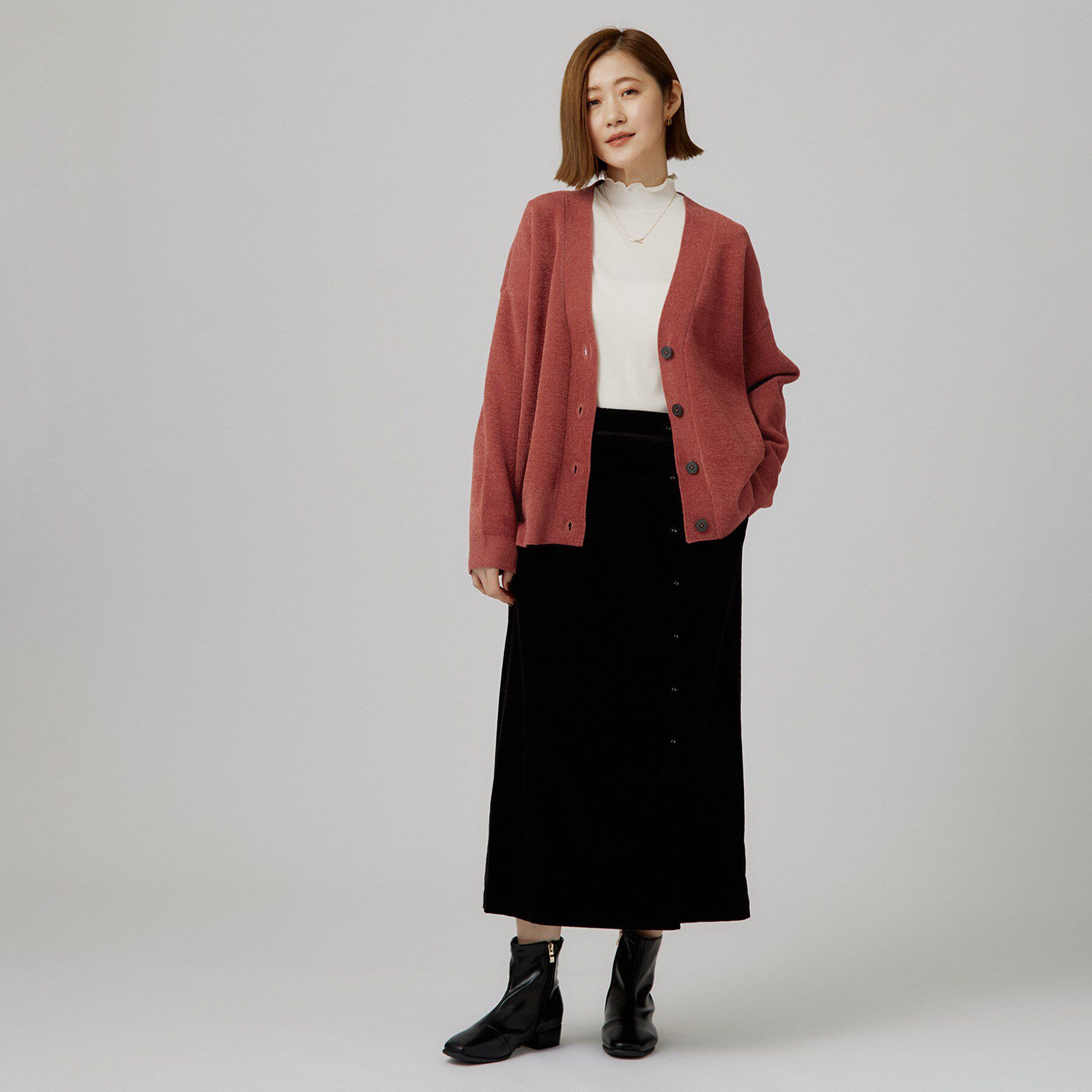 grove「【ベロアのような艶感を纏う】上品Vネックカーディガン」|カーディガン|