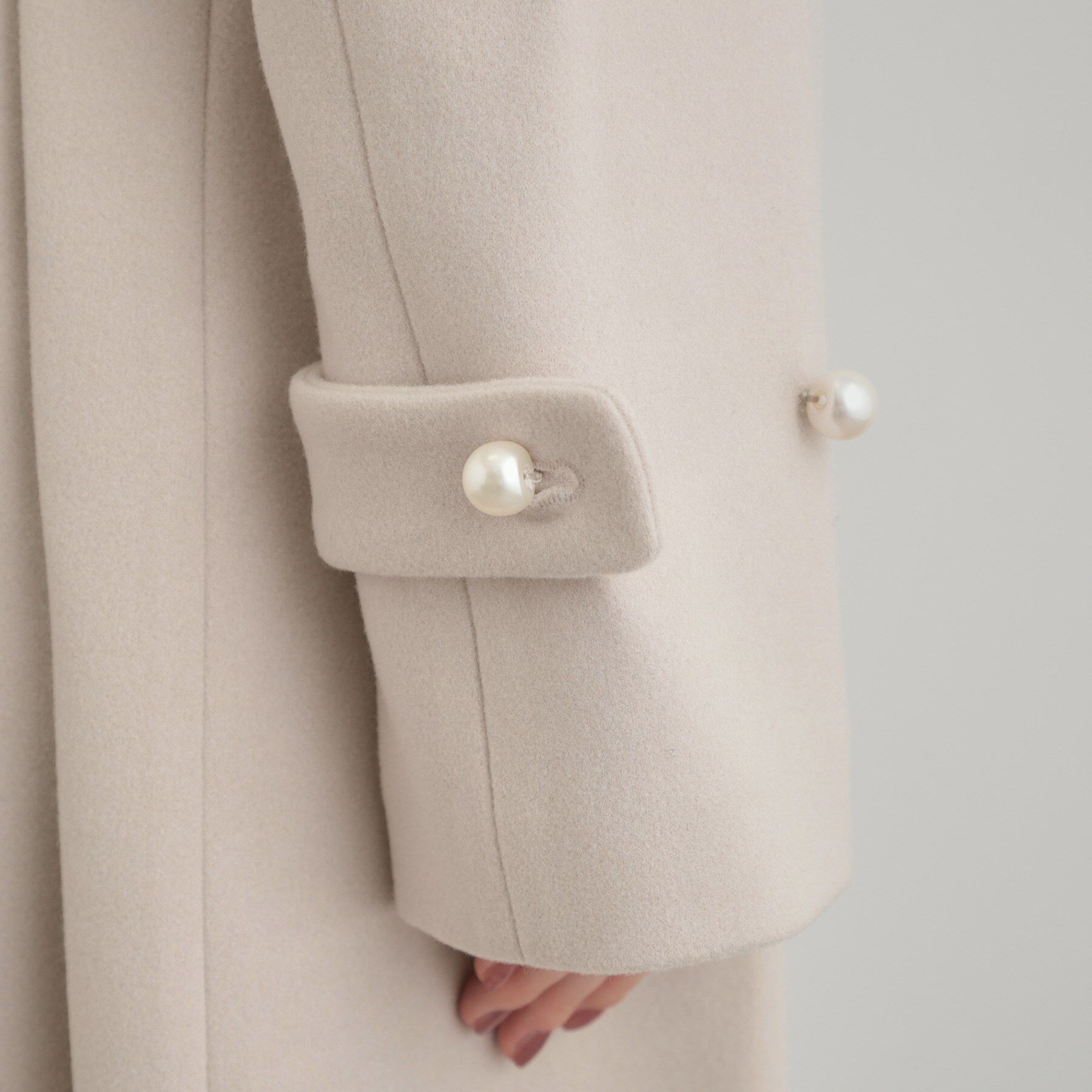 Couture broach「【大人上品・ベルト付き】パール調釦チェスターコート」|チェスターコート|
