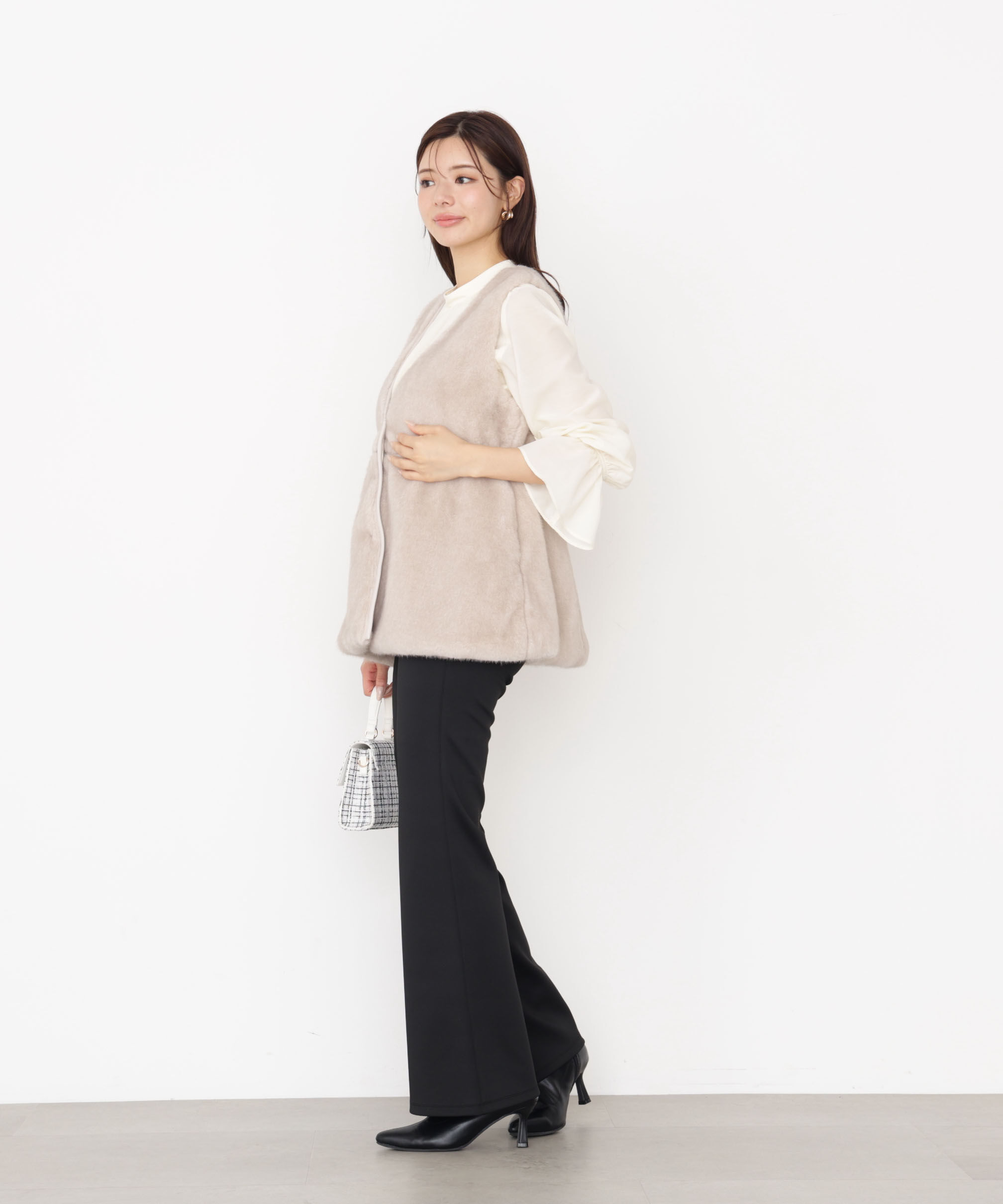 PROPORTION BODY DRESSING「フェイクファーペプラムジレ 25AW」|ブルゾン・スタジャン|