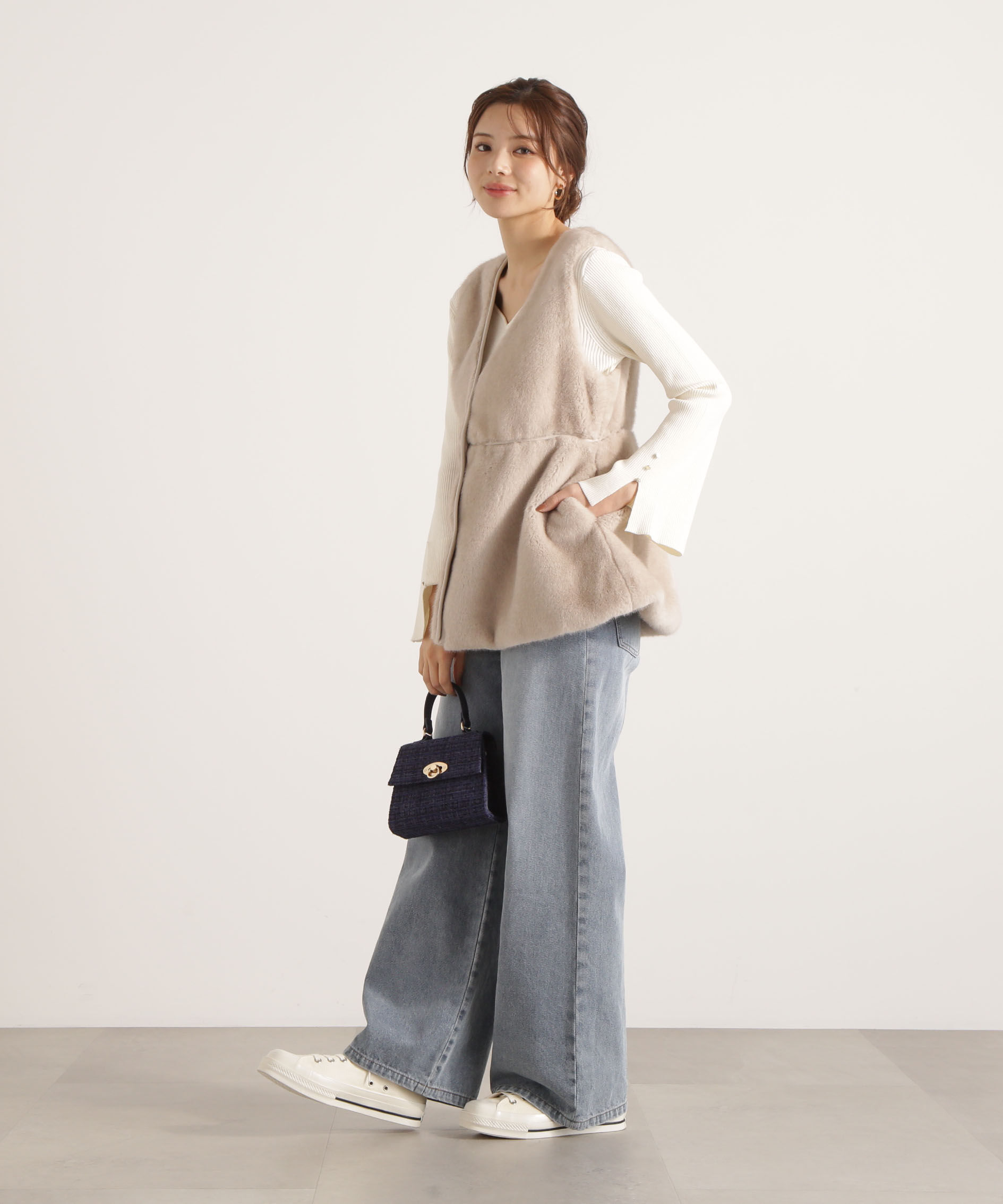 PROPORTION BODY DRESSING「フェイクファーペプラムジレ 25AW」|ブルゾン・スタジャン|