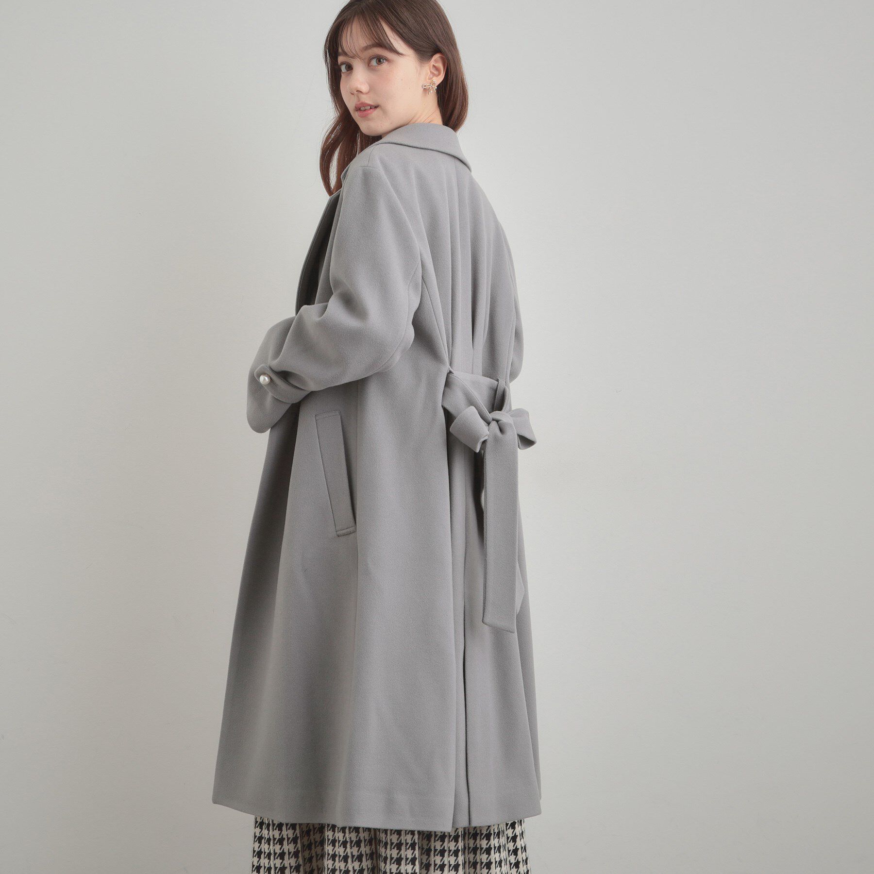 Couture broach「【大人上品・ベルト付き】パール調釦チェスターコート」|チェスターコート|
