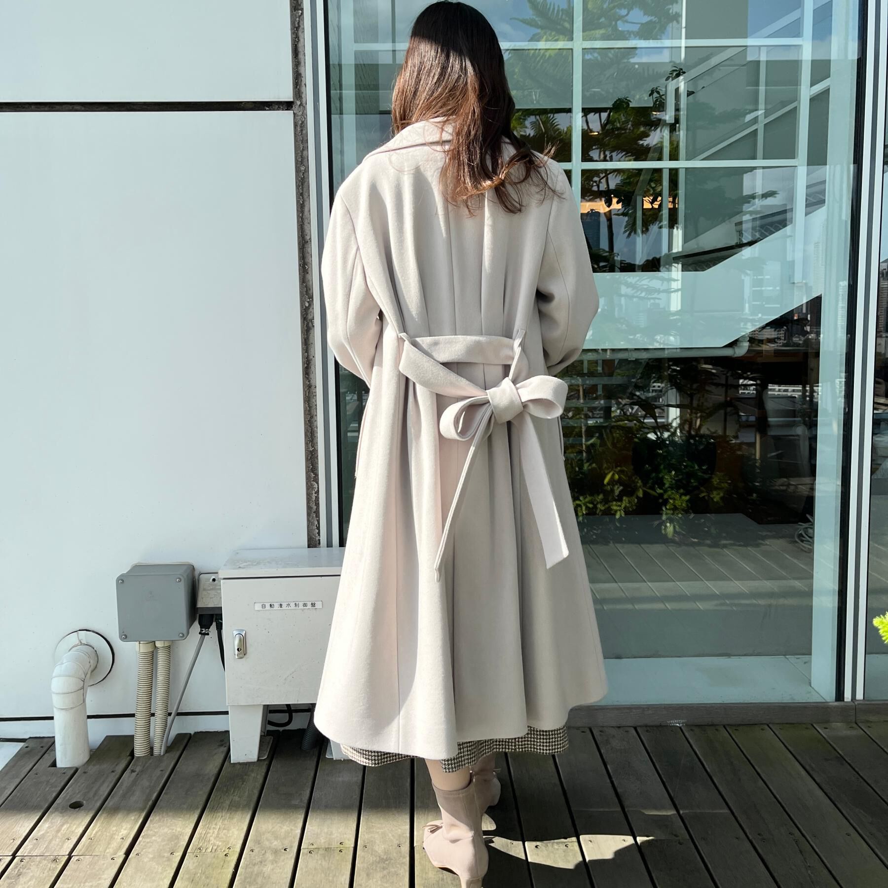 Couture broach「【大人上品・ベルト付き】パール調釦チェスターコート」|チェスターコート|
