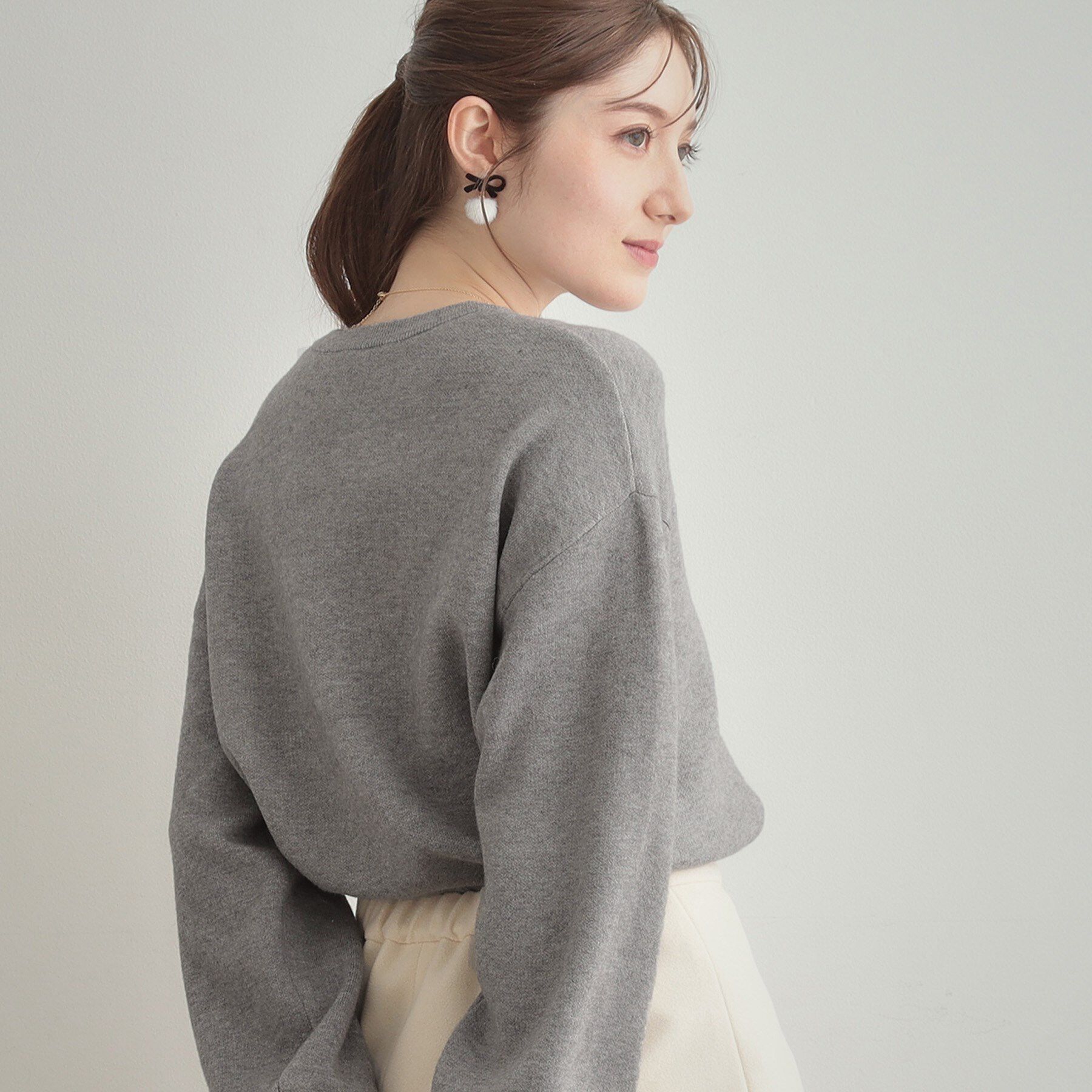Couture broach「【パール調・ビジューデザイン】華やかロゴニット」|ニット・セーター|
