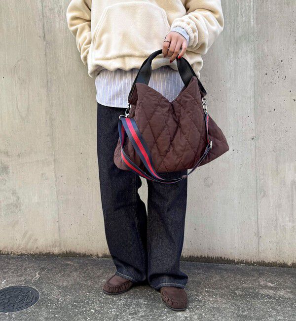fredy emue「《A4サイズ対応/大容量/軽量》テープハンドル撥水ナイロンキルトバッグ」|ショルダー・メッセンジャー|