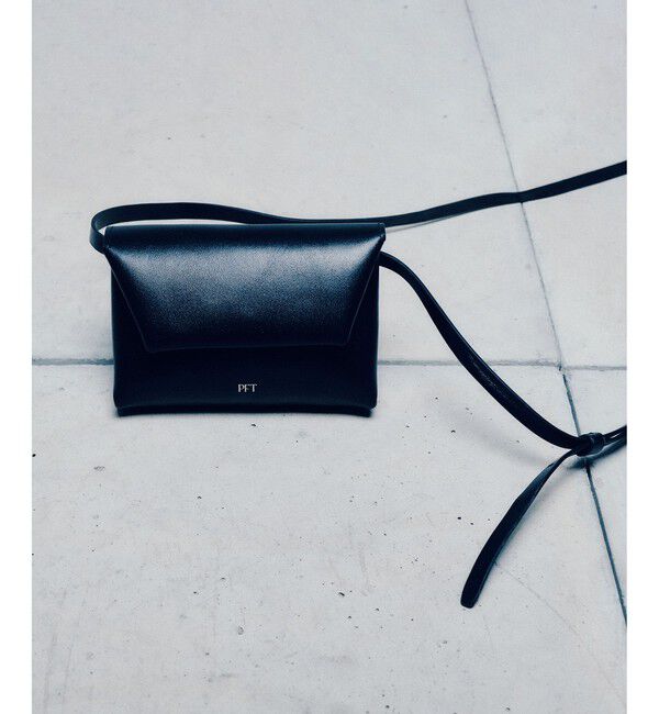 ADAM ET ROPE'「【PFT】Roll Flap mini Pouch」|ポーチ|ブラック(01)