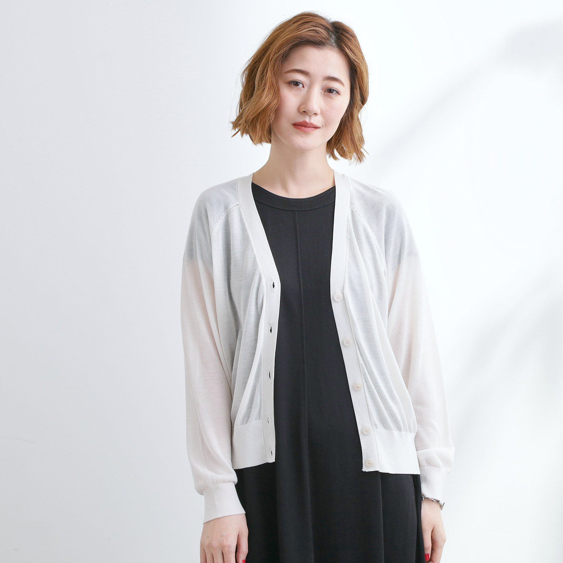 grove「さっと二の腕カバー　大人な抜け感シアーラグランVネックカーデ」|カーディガン|
