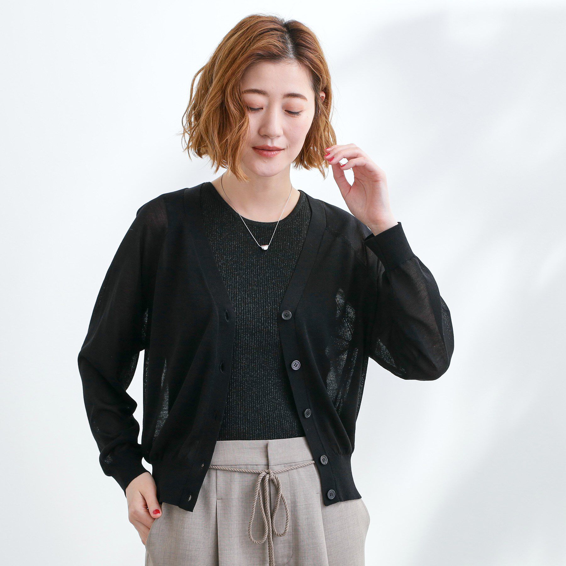 grove「さっと二の腕カバー　大人な抜け感シアーラグランVネックカーデ」|カーディガン|
