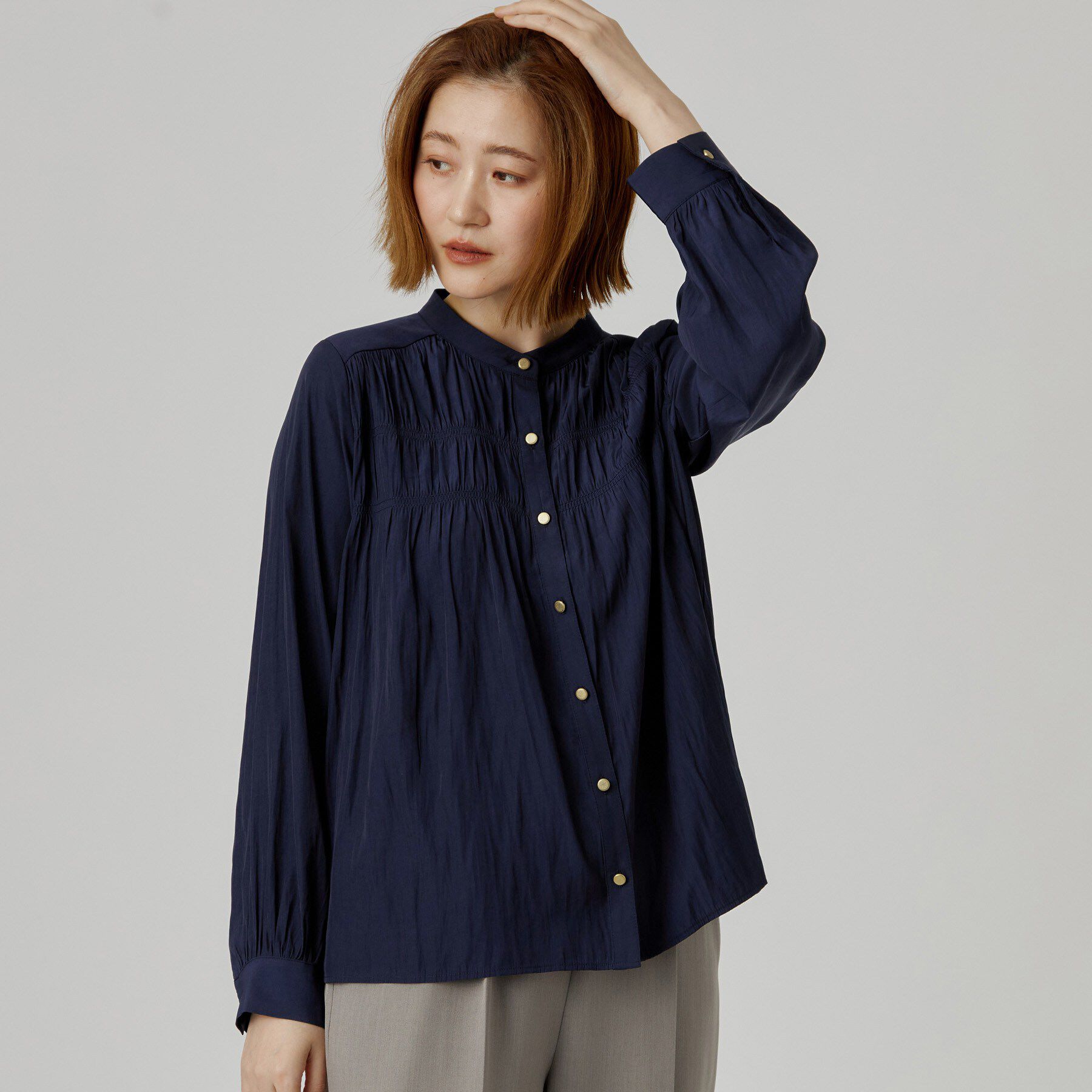 grove「【通勤/きれいめ】上品な艶を纏う ヴィンテージサテンブラウス」|シャツ・ブラウス|