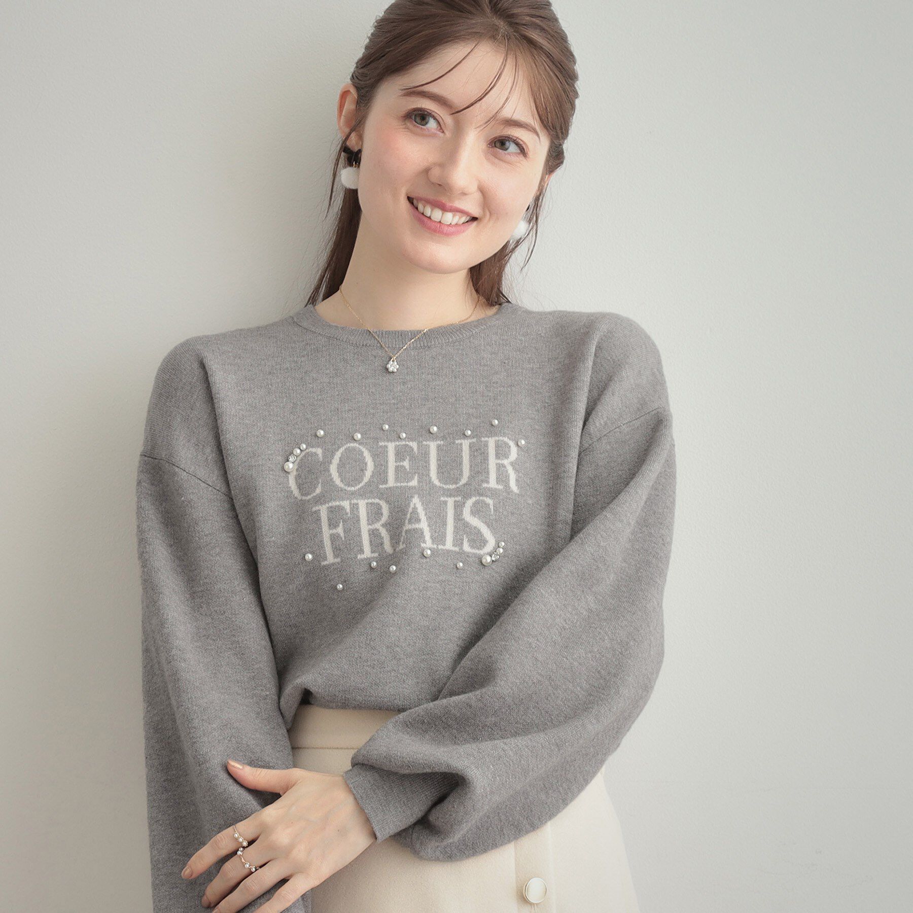 Couture broach「【パール調・ビジューデザイン】華やかロゴニット」|ニット・セーター|