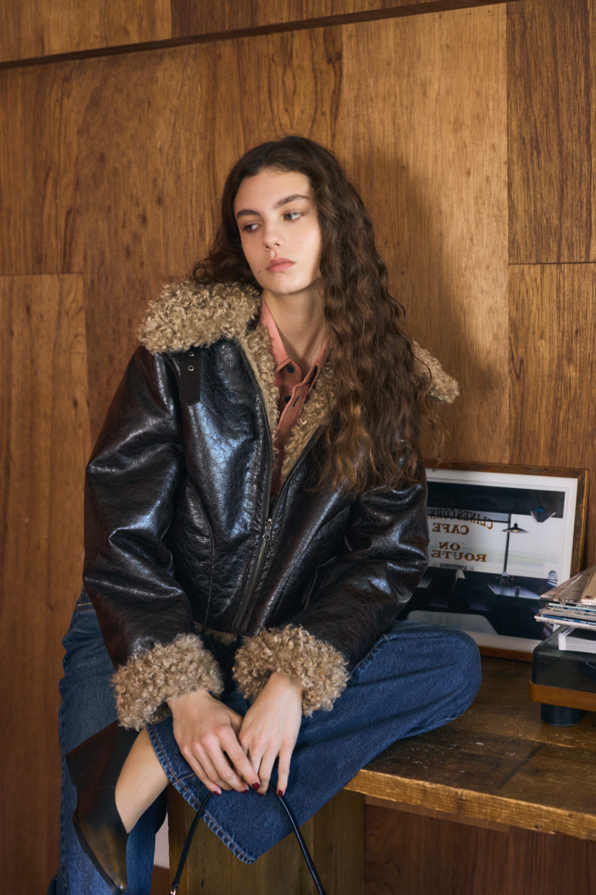 MOUSSY「REVERSIBLE CURLY FUR ジャケット」|ブルゾン・スタジャン|