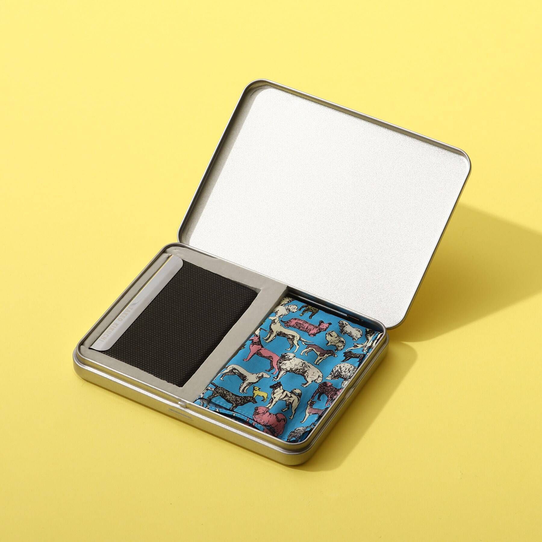 TAKEO KIKUCHI「【LIBERTY】 リバティプリントハンカチ&times;名刺入れ GIFTBOX」|名刺入れ・カードケース|