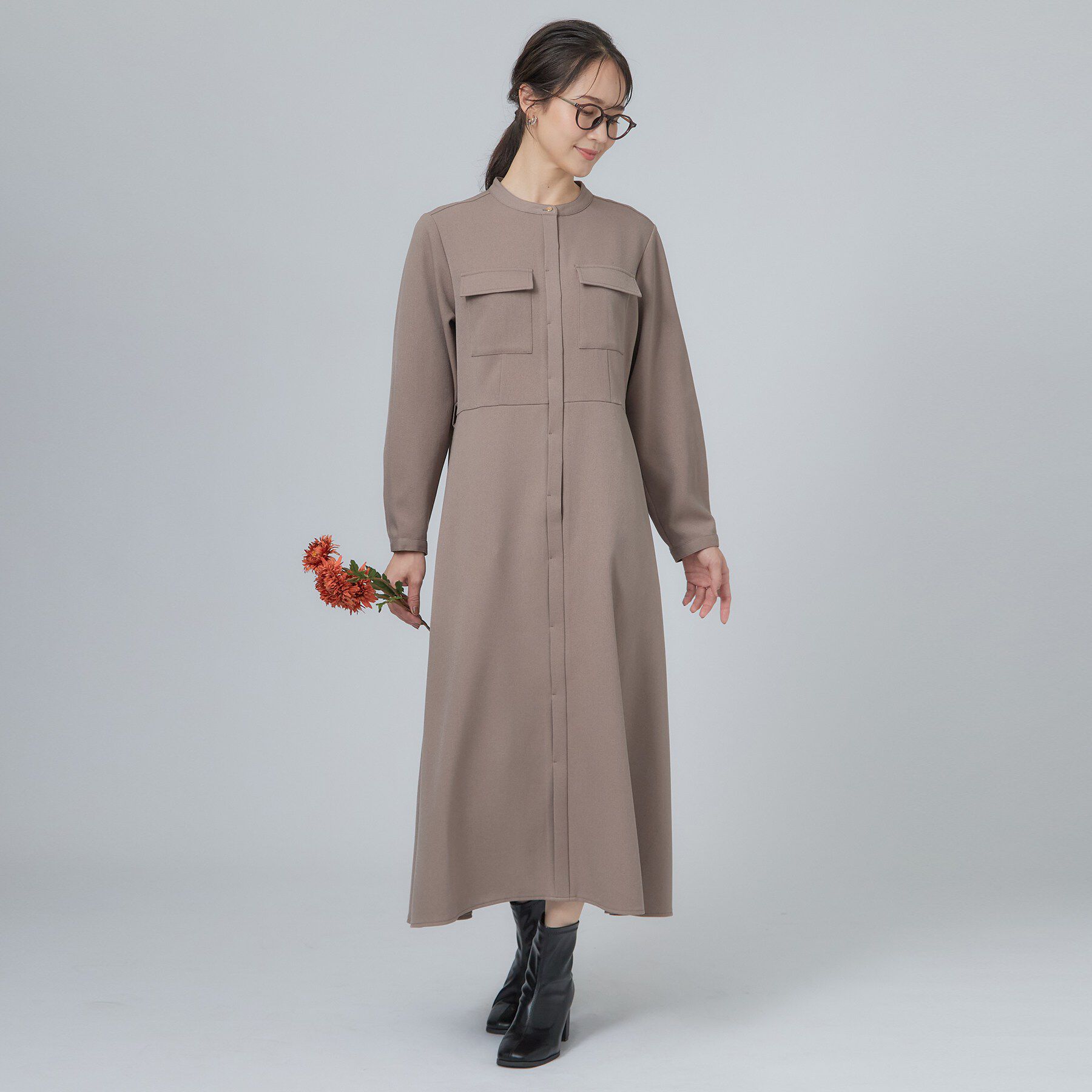 SHOO･LA･RUE「【S-LL/洗濯機可】フレアシルエットが上品見え バンドカラーベルト付シャツワンピース」|ワンピース|