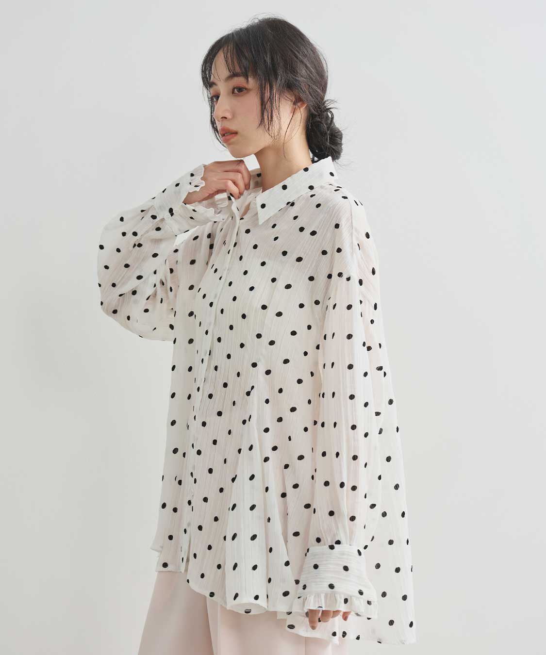 COCO DEAL「ドットフロッキーフリルカフスシャツ」|シャツ・ブラウス|