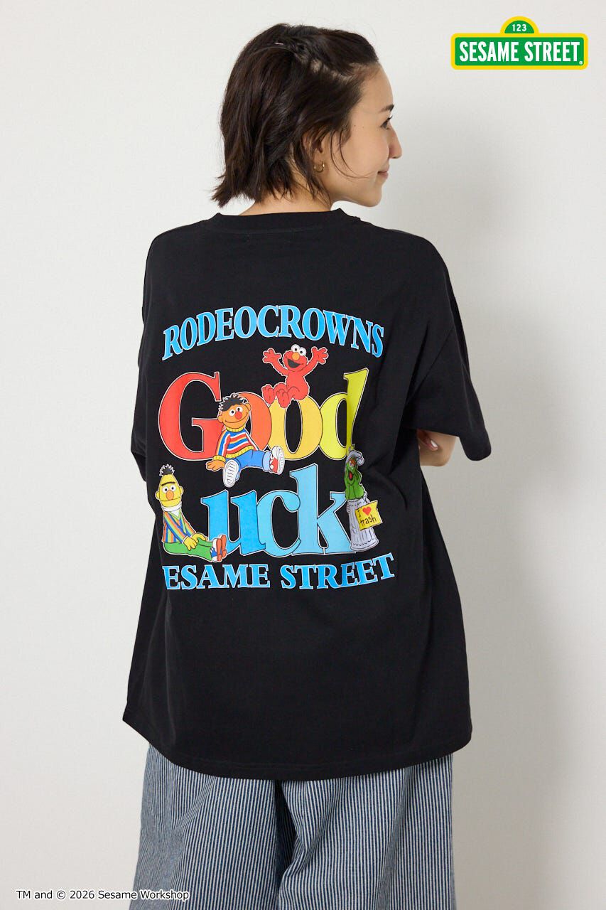 RODEO CROWNS「（UNISEX）(SESAMESTREET)GoodLuckTシャツ」|Tシャツ・カットソー|
