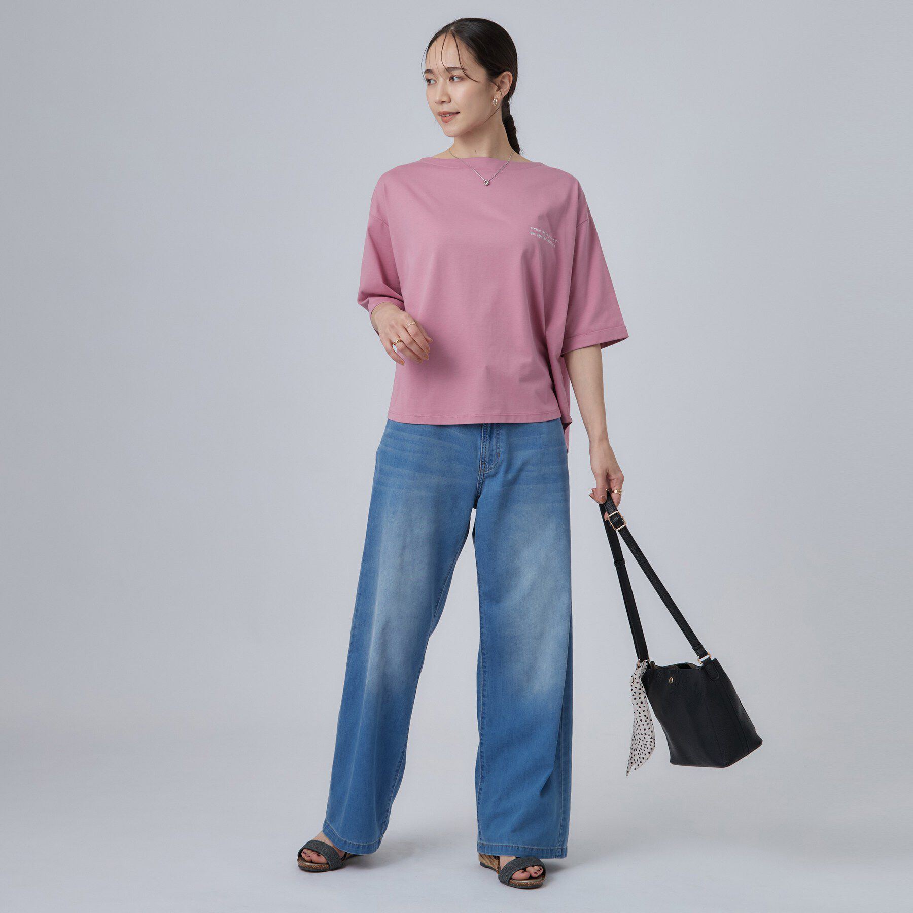 SHOO･LA･RUE「【洗濯機可/体型カバー】首元すっきり ゆるバックギャザーTシャツ」|Tシャツ・カットソー|