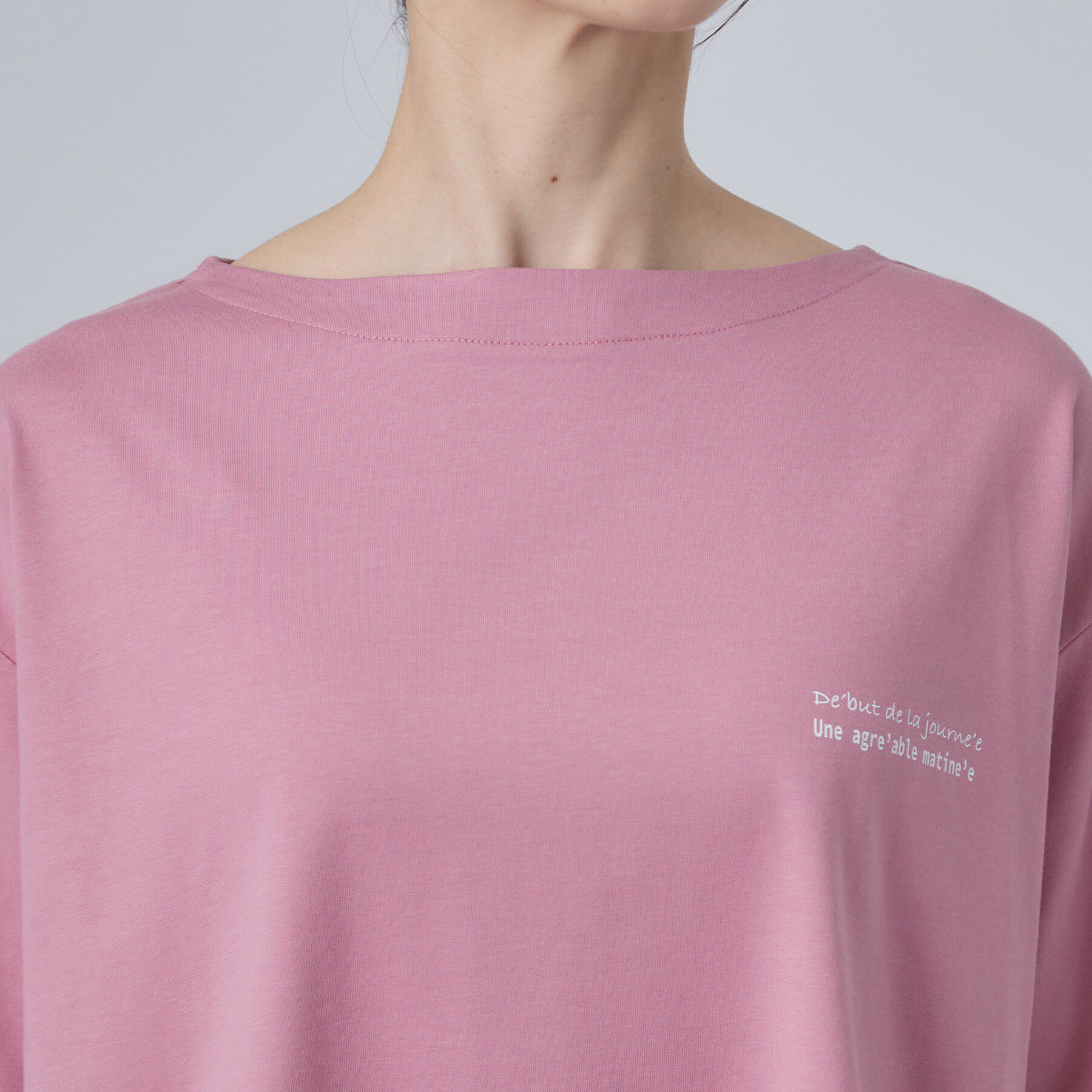 SHOO･LA･RUE「【洗濯機可/体型カバー】首元すっきり ゆるバックギャザーTシャツ」|Tシャツ・カットソー|