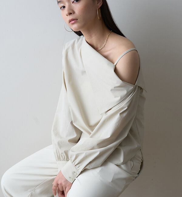Rouge vif「【一部店舗限定】アシメオフショルブラウス」|シャツ・ブラウス|ベージュ