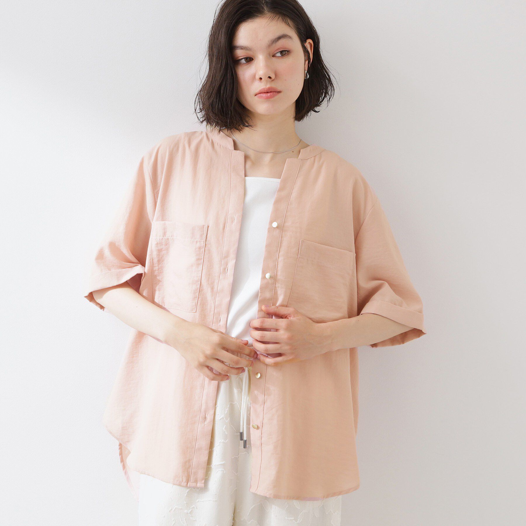 THE SHOP TK「【M-XL/秋始めにちょうどいい】細見え5分袖Wポケットシャツ」|シャツ・ブラウス|