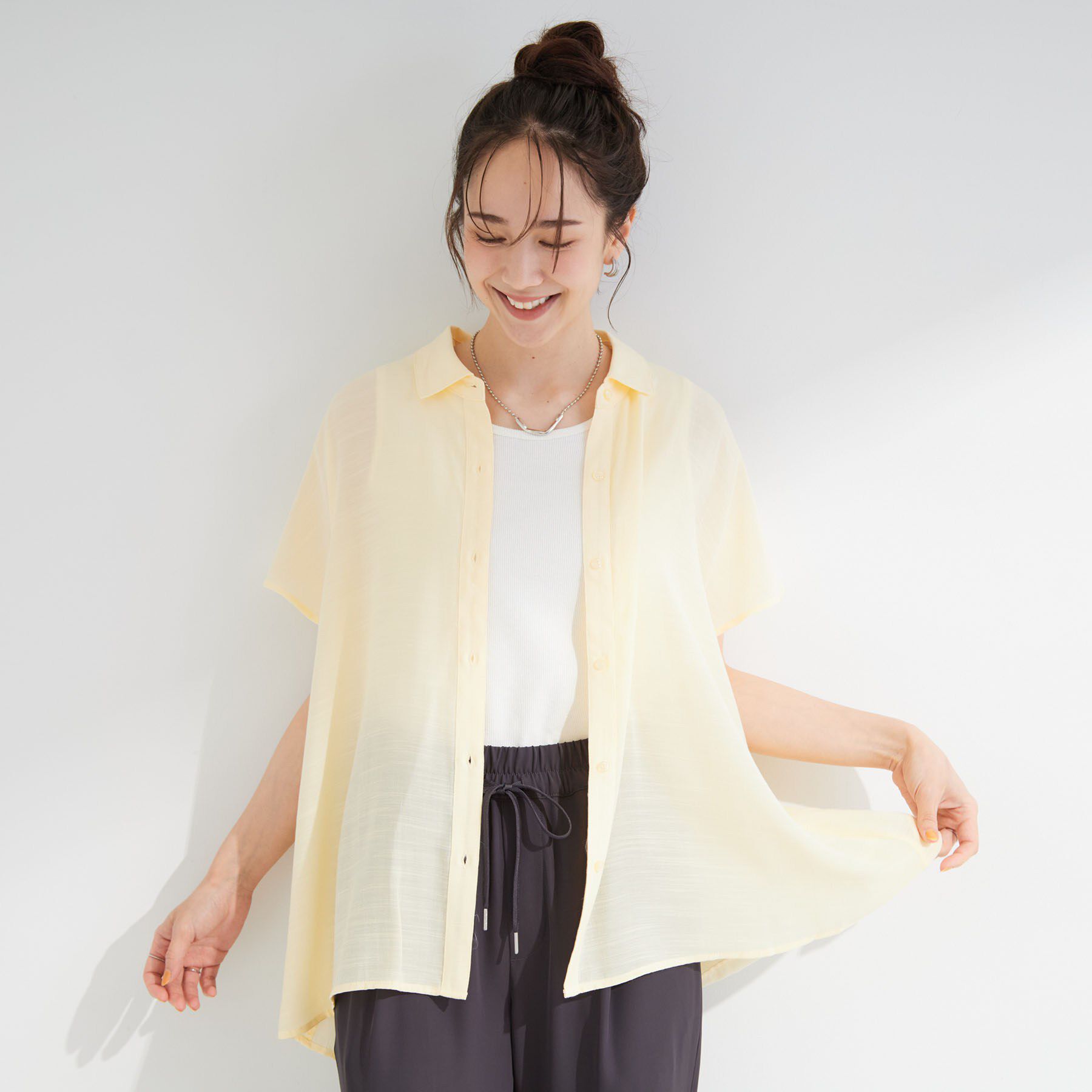 SHOO･LA･RUE「【UV/洗濯機可】ほんのりシアーで上品な バックギャザーブラウス」|シャツ・ブラウス|
