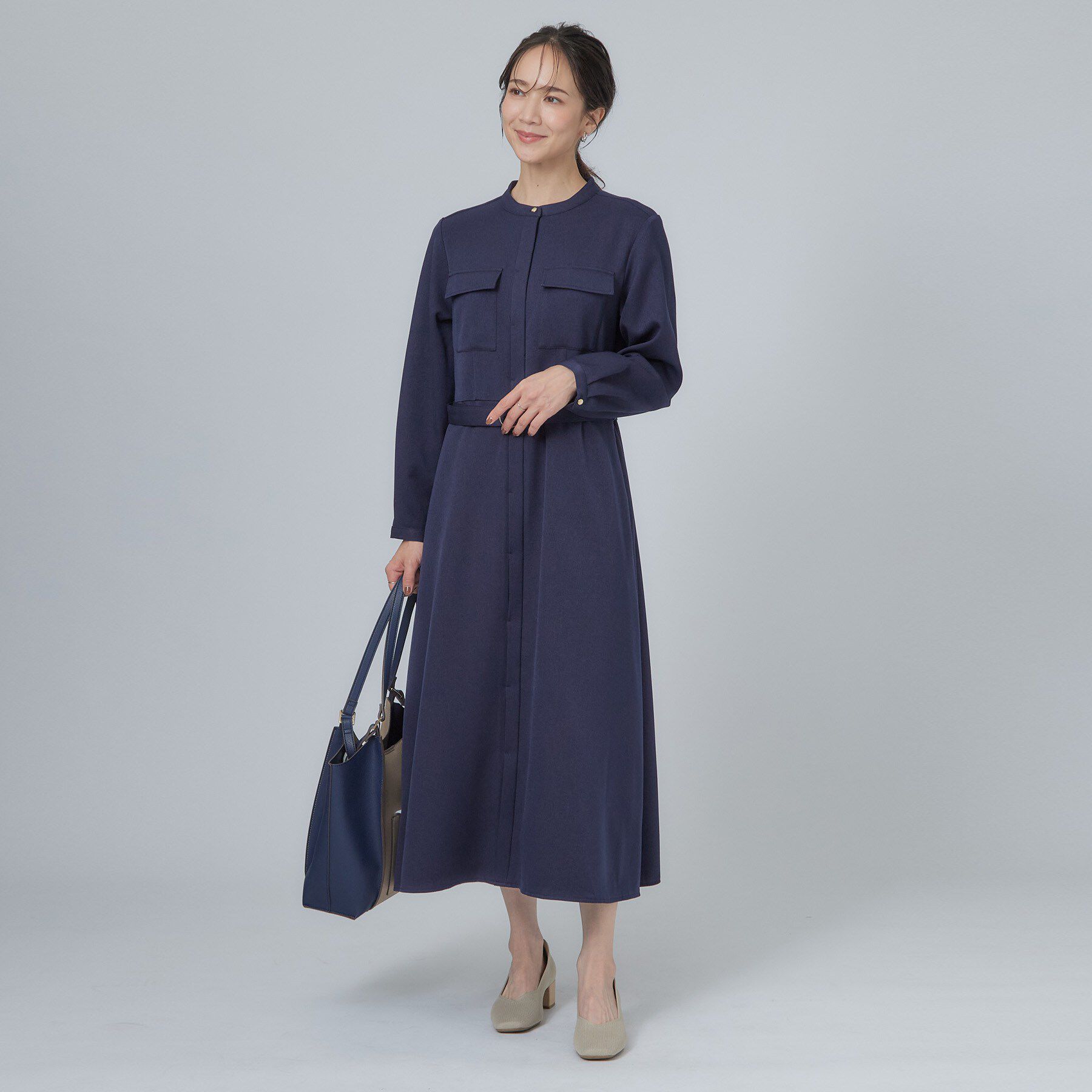 SHOO･LA･RUE「【S-LL/洗濯機可】フレアシルエットが上品見え バンドカラーベルト付シャツワンピース」|ワンピース|