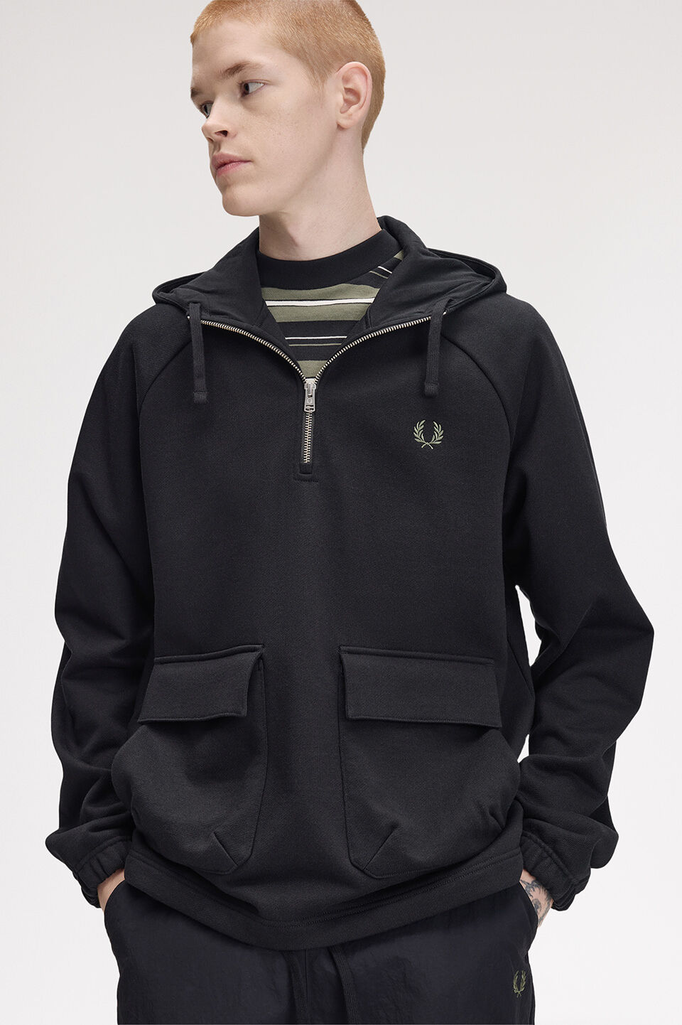 FRED PERRY 「FRED PERRY／Hooded Smock Sweatshirt／フードスモックスウェット」|パーカー|