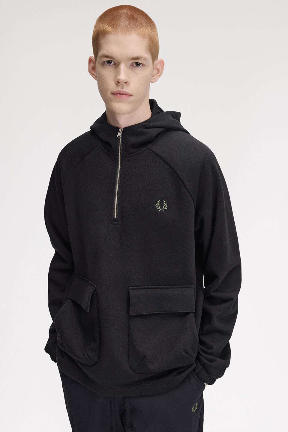FRED PERRY 「FRED PERRY／Hooded Smock Sweatshirt／フードスモックスウェット」|パーカー|