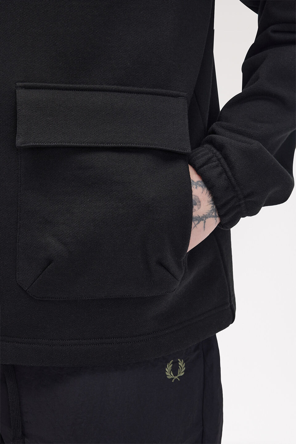 FRED PERRY 「FRED PERRY／Hooded Smock Sweatshirt／フードスモックスウェット」|パーカー|
