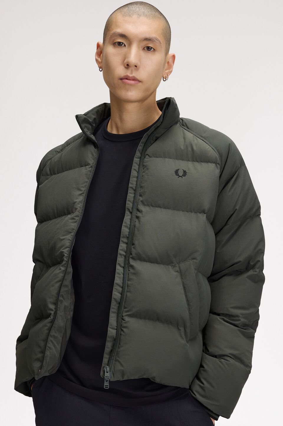 FRED PERRY 「FRED PERRY／Raglan Sleeve Padded Jacket／ワンポイントロゴ ラグランスリーブ中綿ジャケット」|その他|