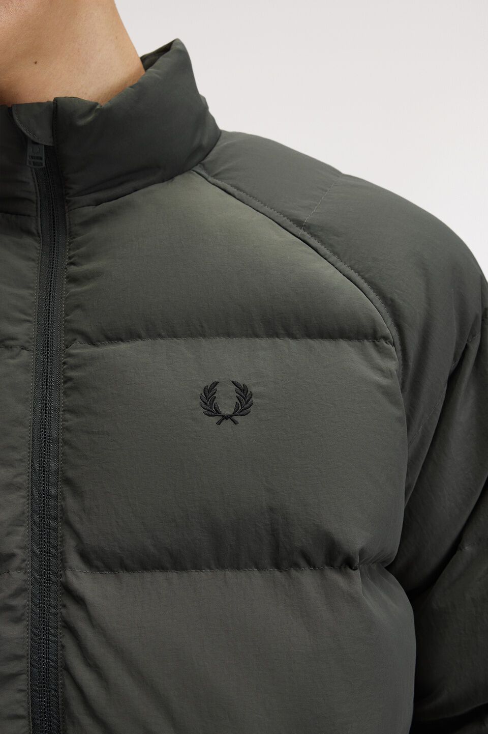 FRED PERRY 「FRED PERRY／Raglan Sleeve Padded Jacket／ワンポイントロゴ ラグランスリーブ中綿ジャケット」|その他|