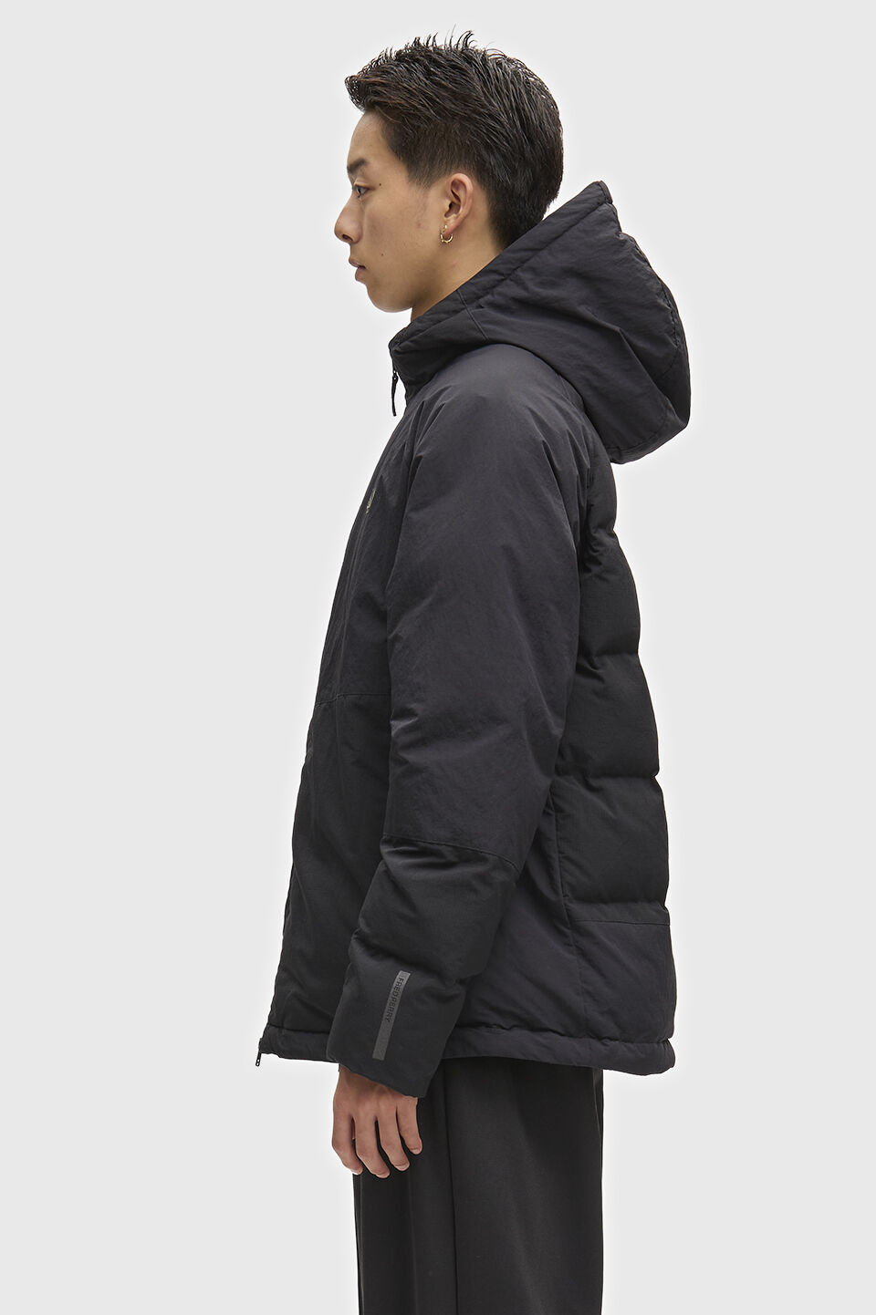 FRED PERRY 「FRED PERRY／Fabric Block Padded Jacket／ワンポイントロゴ フーデッドパデッドジャケット」|ブルゾン・スタジャン|