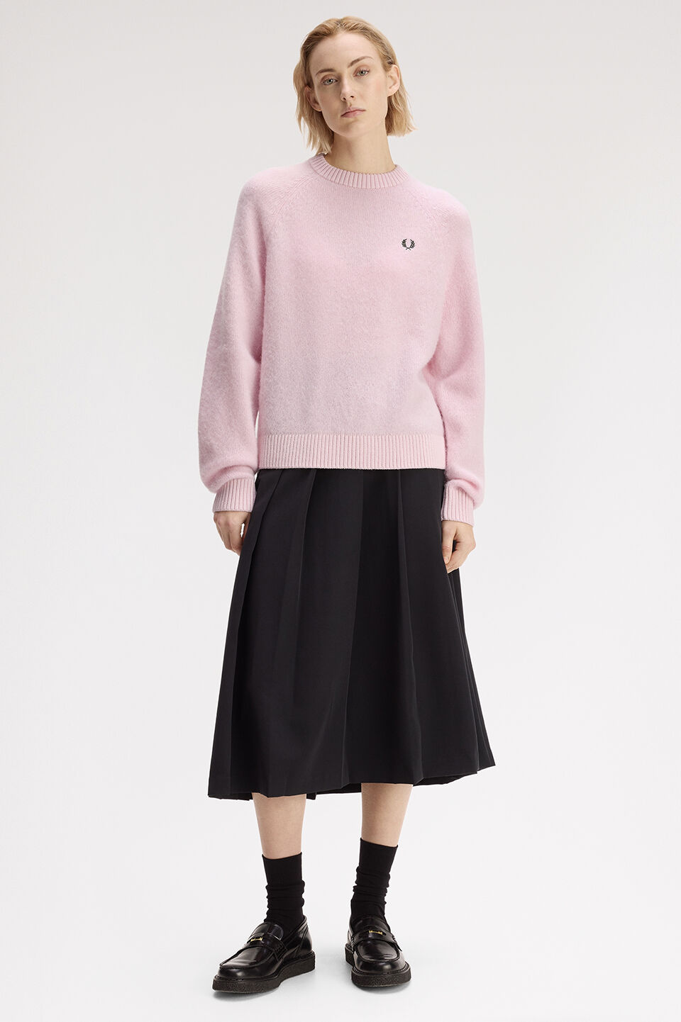 FRED PERRY 「FRED PERRY／Brushed Crew Neck Jumper／ワンポイント刺繍ロゴ クルーネックニット」|ニット・セーター|