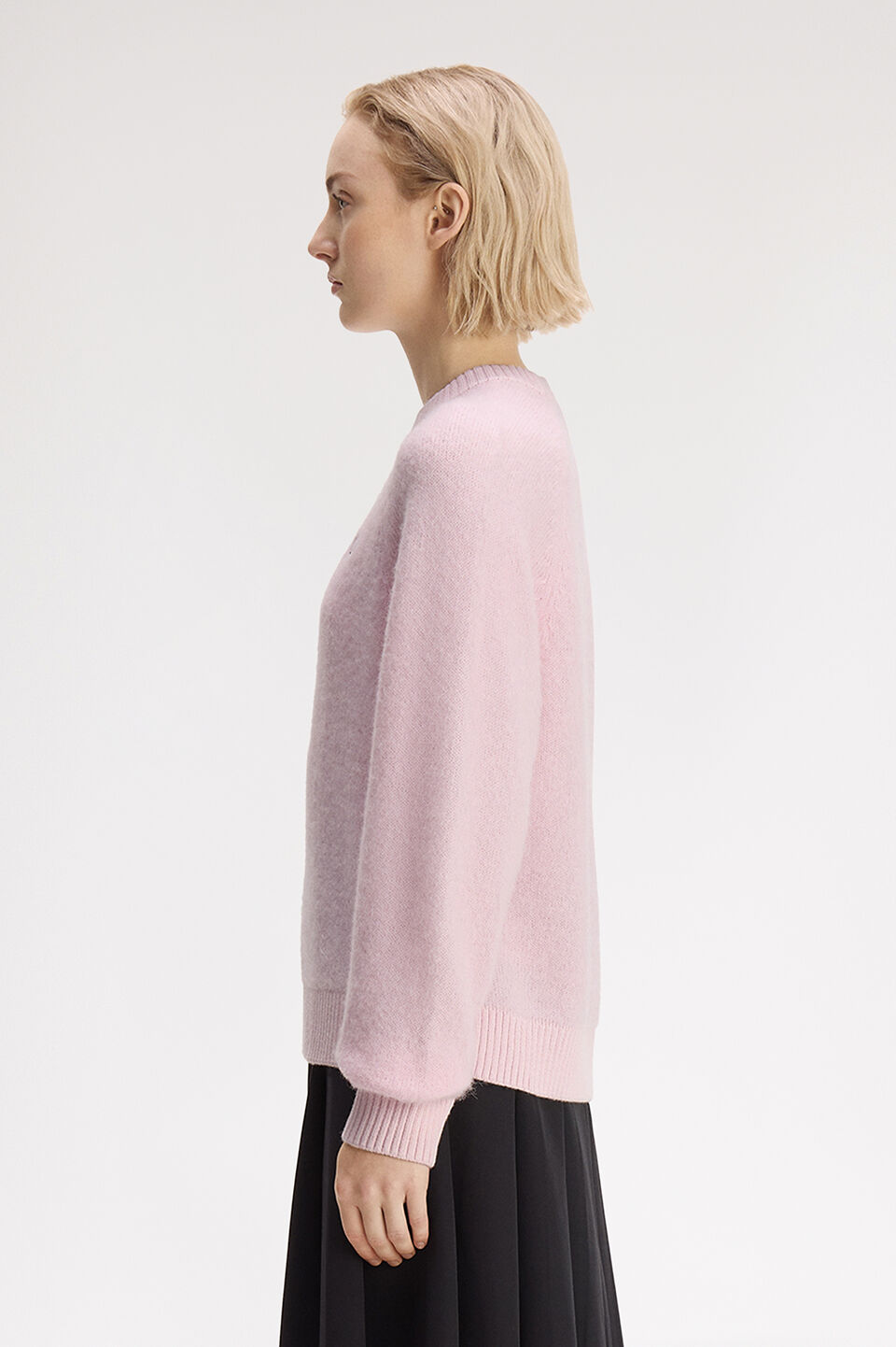 FRED PERRY 「FRED PERRY／Brushed Crew Neck Jumper／ワンポイント刺繍ロゴ クルーネックニット」|ニット・セーター|