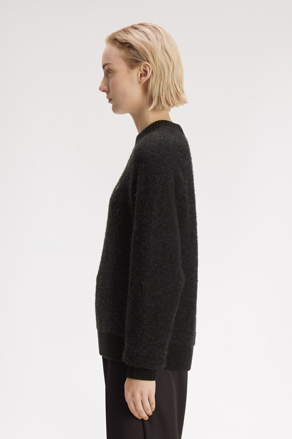 FRED PERRY 「FRED PERRY／Brushed Crew Neck Jumper／ワンポイント刺繍ロゴ クルーネックニット」|ニット・セーター|