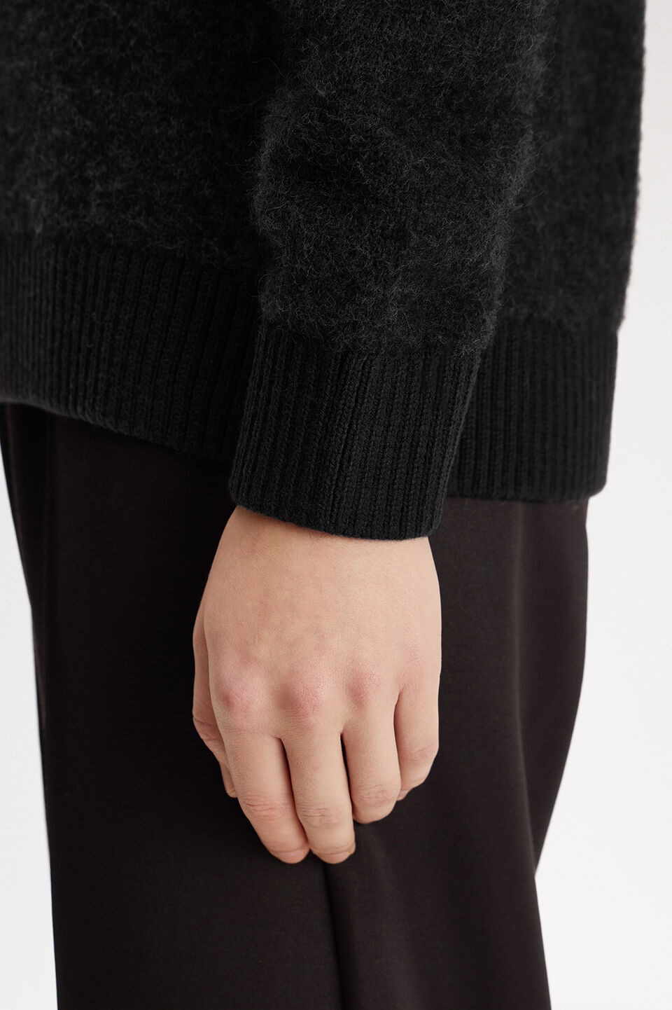FRED PERRY 「FRED PERRY／Brushed Crew Neck Jumper／ワンポイント刺繍ロゴ クルーネックニット」|ニット・セーター|