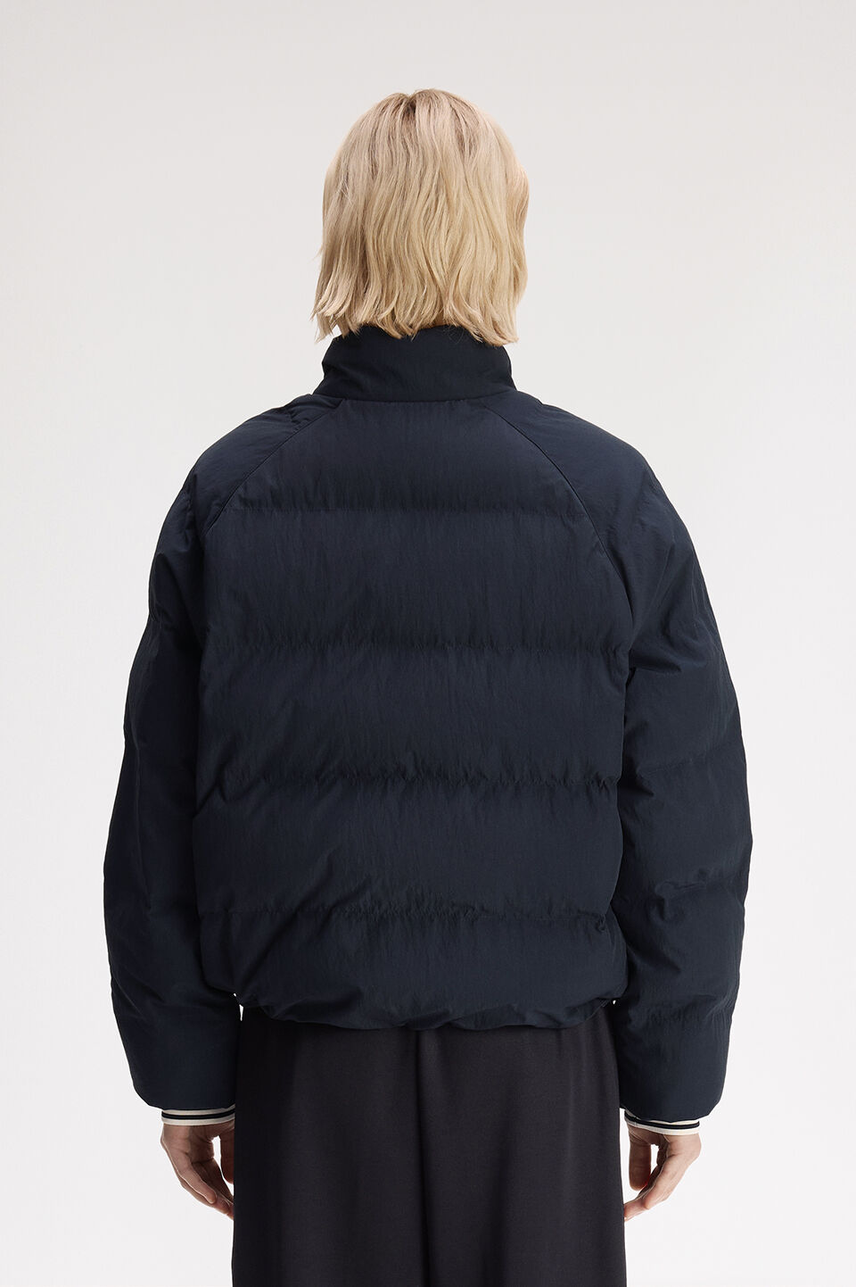 FRED PERRY 「FRED PERRY／Raglan Sleeve Padded Jacket／ワンポイントロゴ ラグランスリーブ 中綿ジャケット」|ブルゾン・スタジャン|