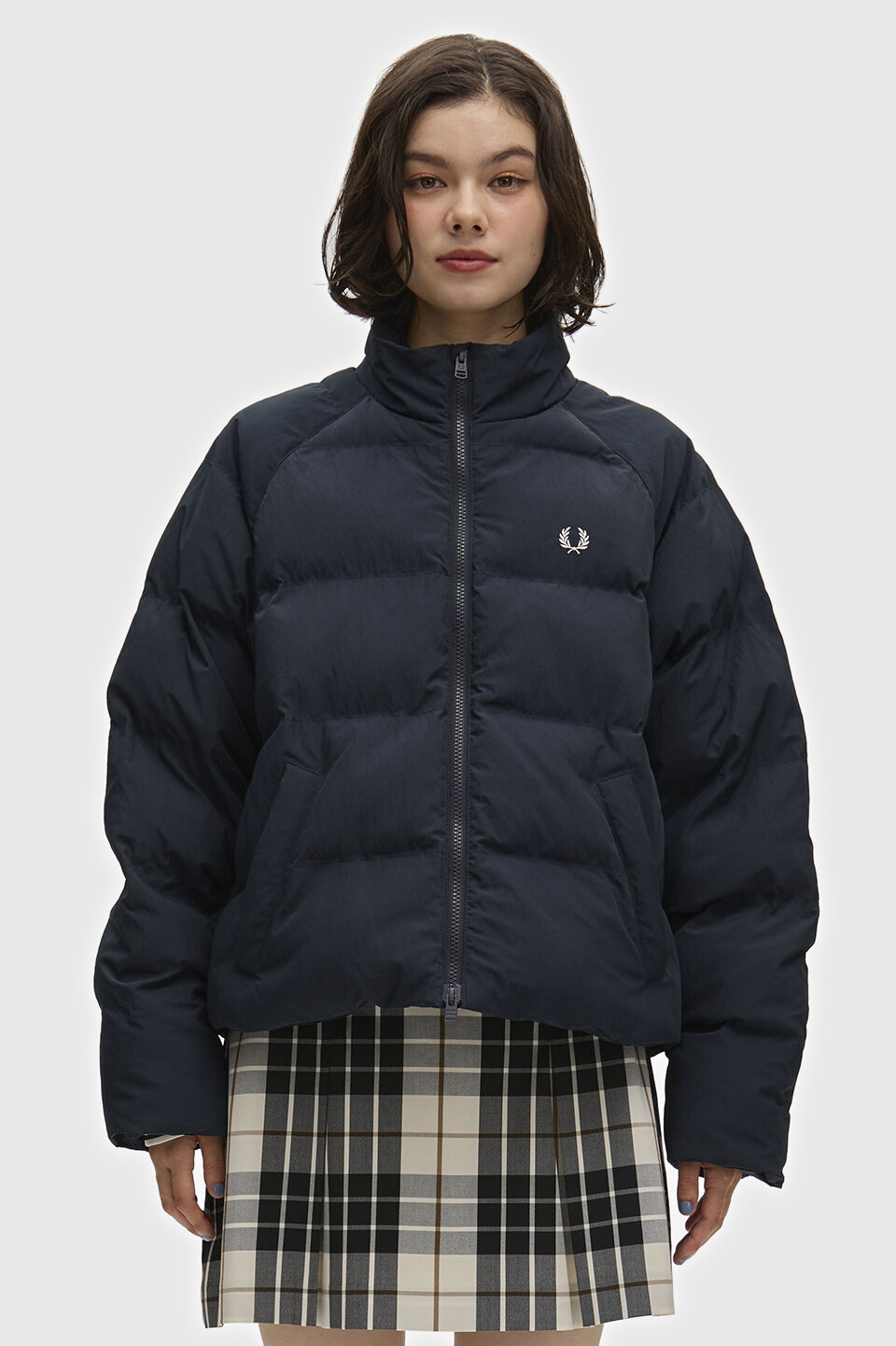 FRED PERRY 「FRED PERRY／Raglan Sleeve Padded Jacket／ワンポイントロゴ ラグランスリーブ 中綿ジャケット」|ブルゾン・スタジャン|