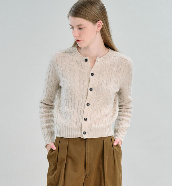 Morris & Sons「MORRIS & SONS | ジーロンラム ケーブルニットカーディガン WOMEN」|ニット・セーター|
