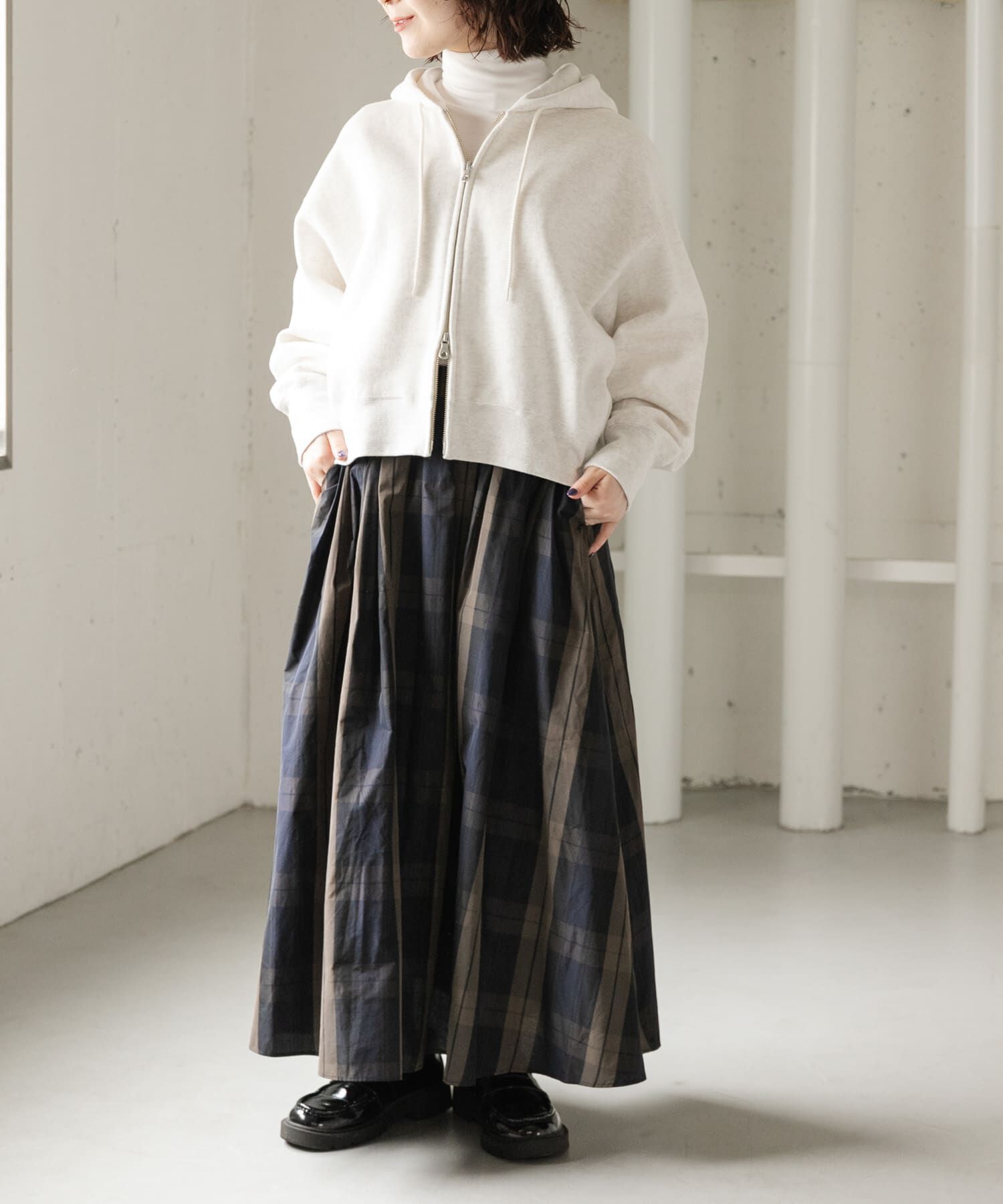 URBAN RESEARCH DOORS「FORK&SPOON　メモリータフタギャザースカート」|スカート|