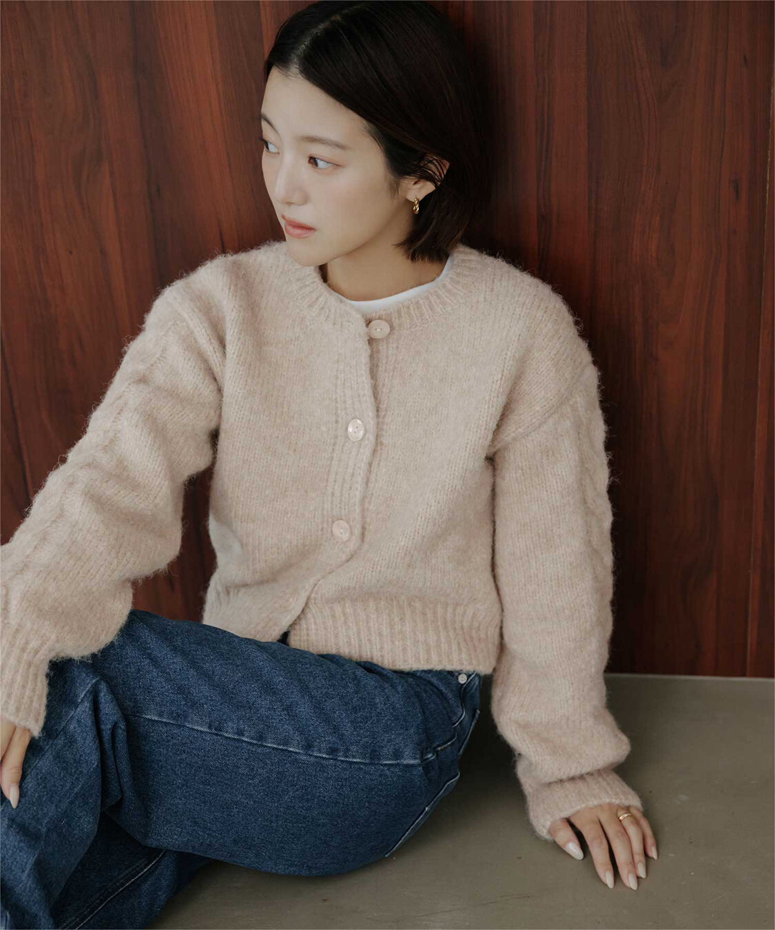 titivate「【yuiさんコラボアイテム】ふわっとケーブルデザインコンパクトニットカーディガン」|ニット・セーター|ライトベージュ