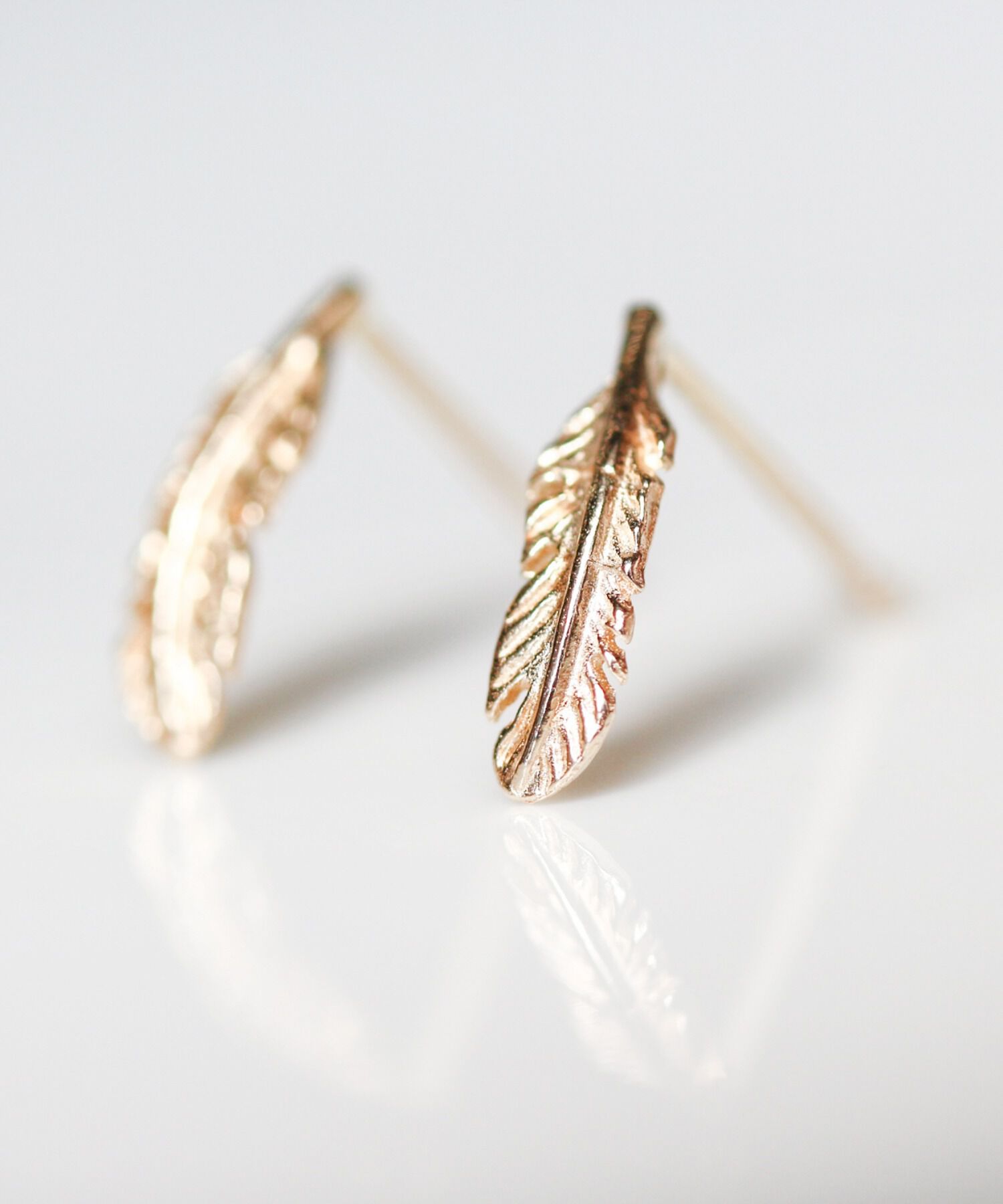  「ゴールド フェザー ピアス| K10YG」|ピアス|