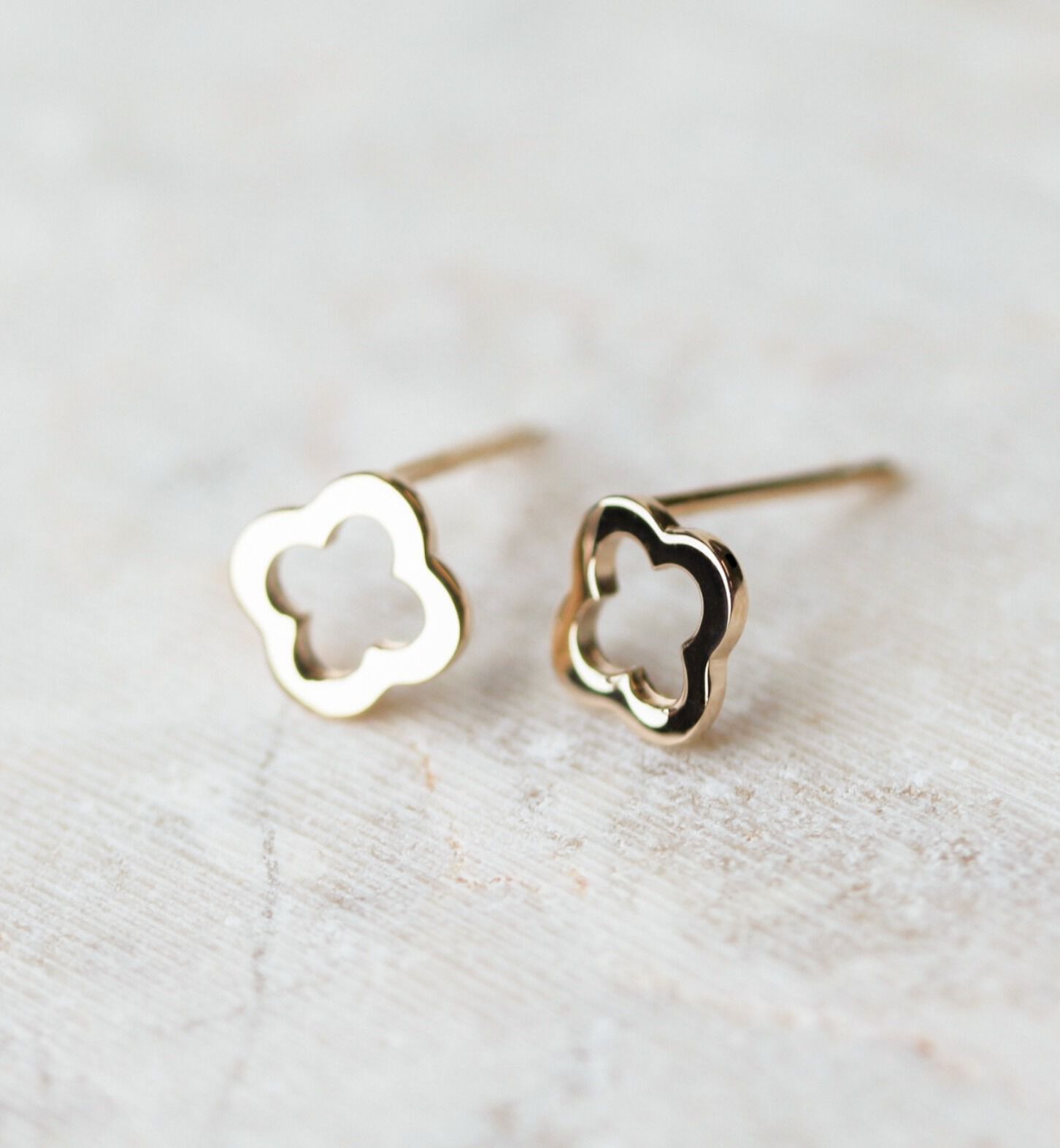  「ゴールド クローバー ピアス | K10YG」|ピアス|