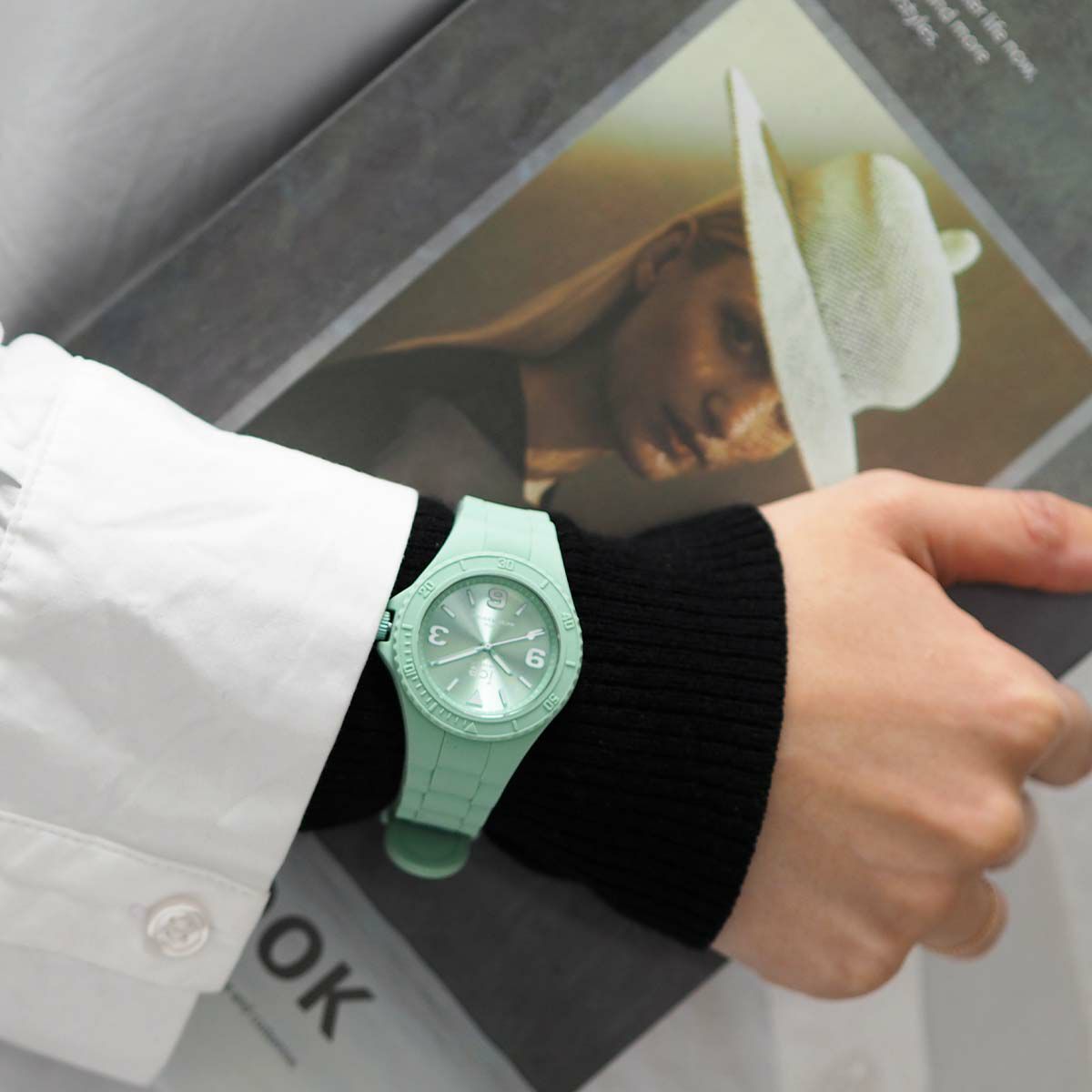 ICE-WATCH「〈ICE WATCH(ｱｲｽｳｫｯﾁ)〉ICE generation ﾗｸﾞｰﾝ ｽﾓｰﾙ」|腕時計|